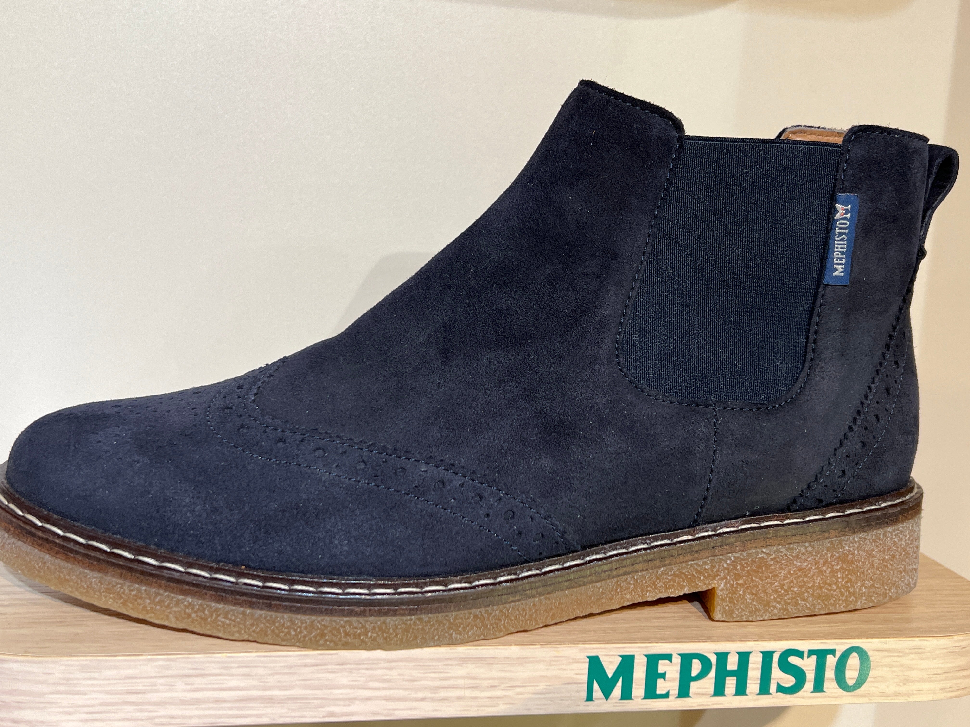 Women’s Sample Boot Chelsea size 7.5