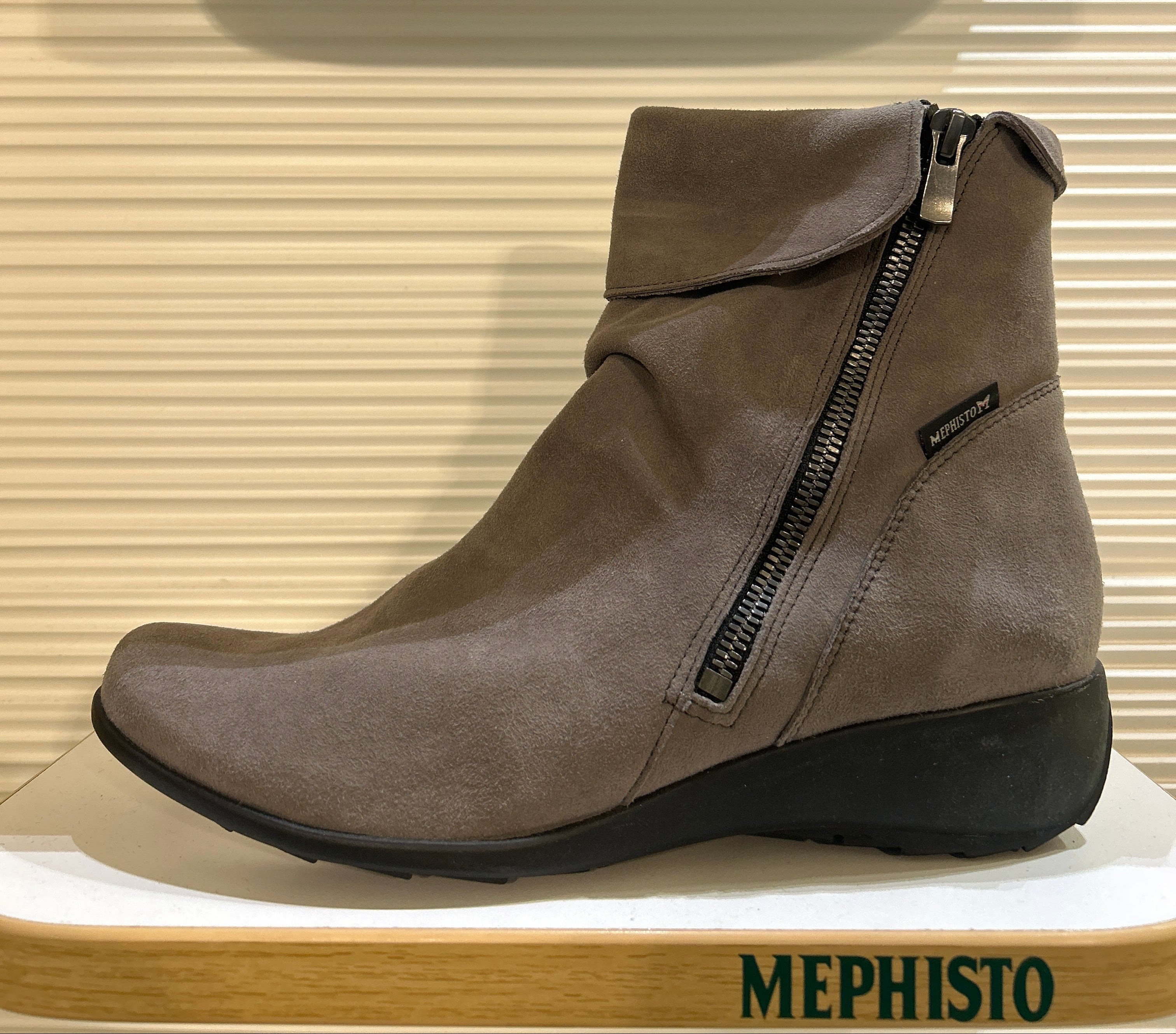 Women’s Sample Boot # 12