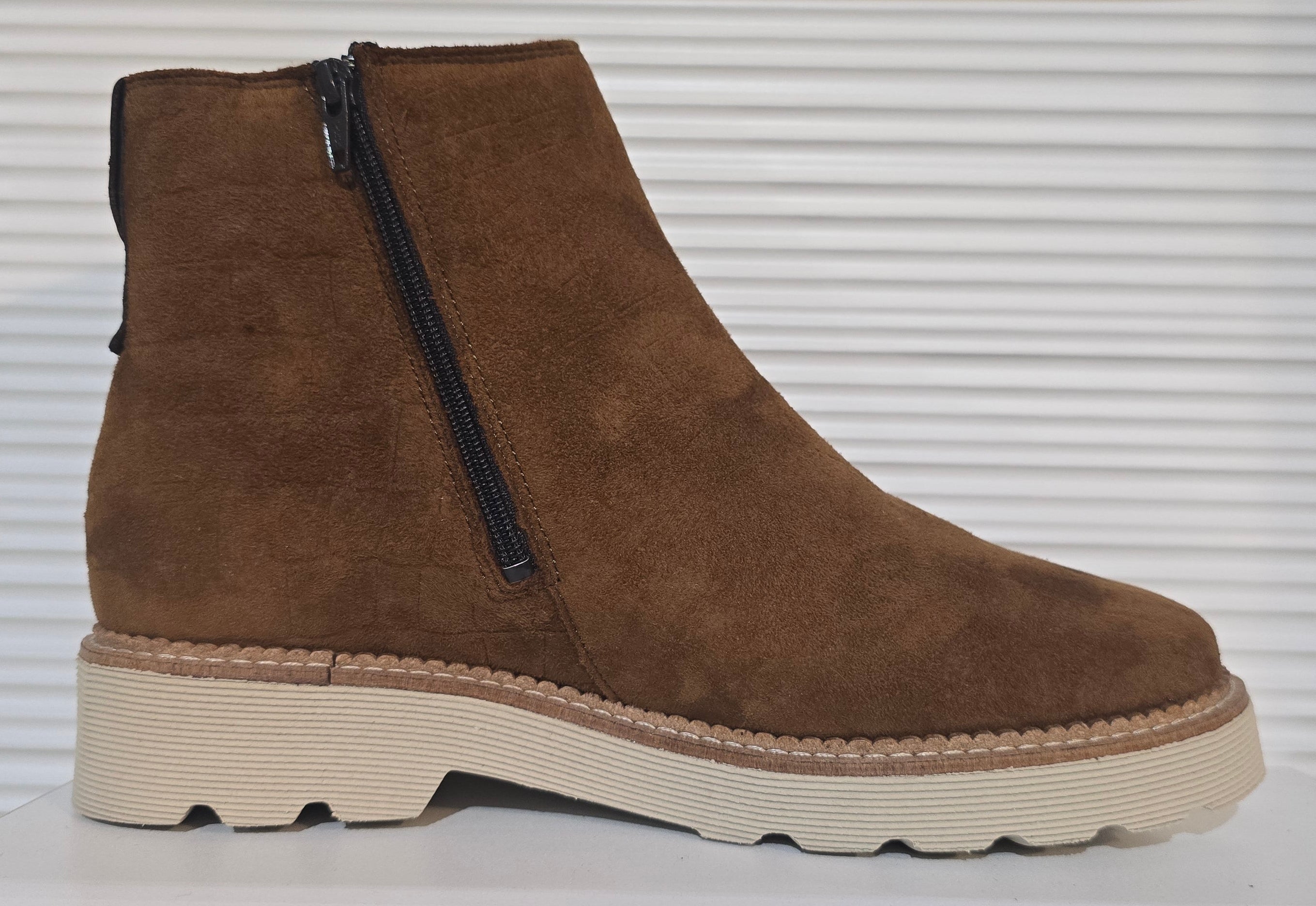 Women’s Sample Boot # 76