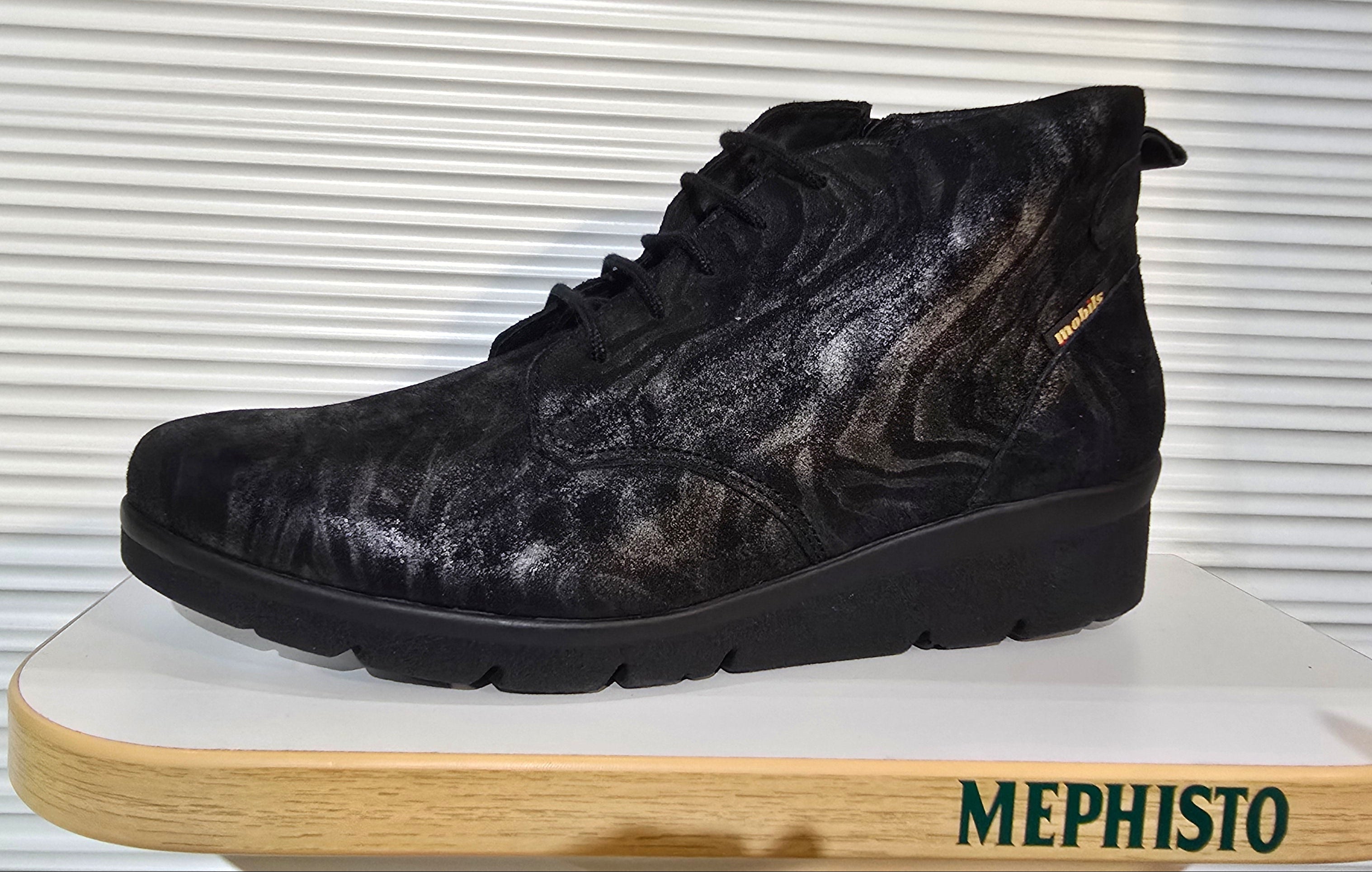 Women’s Sample Boot #146