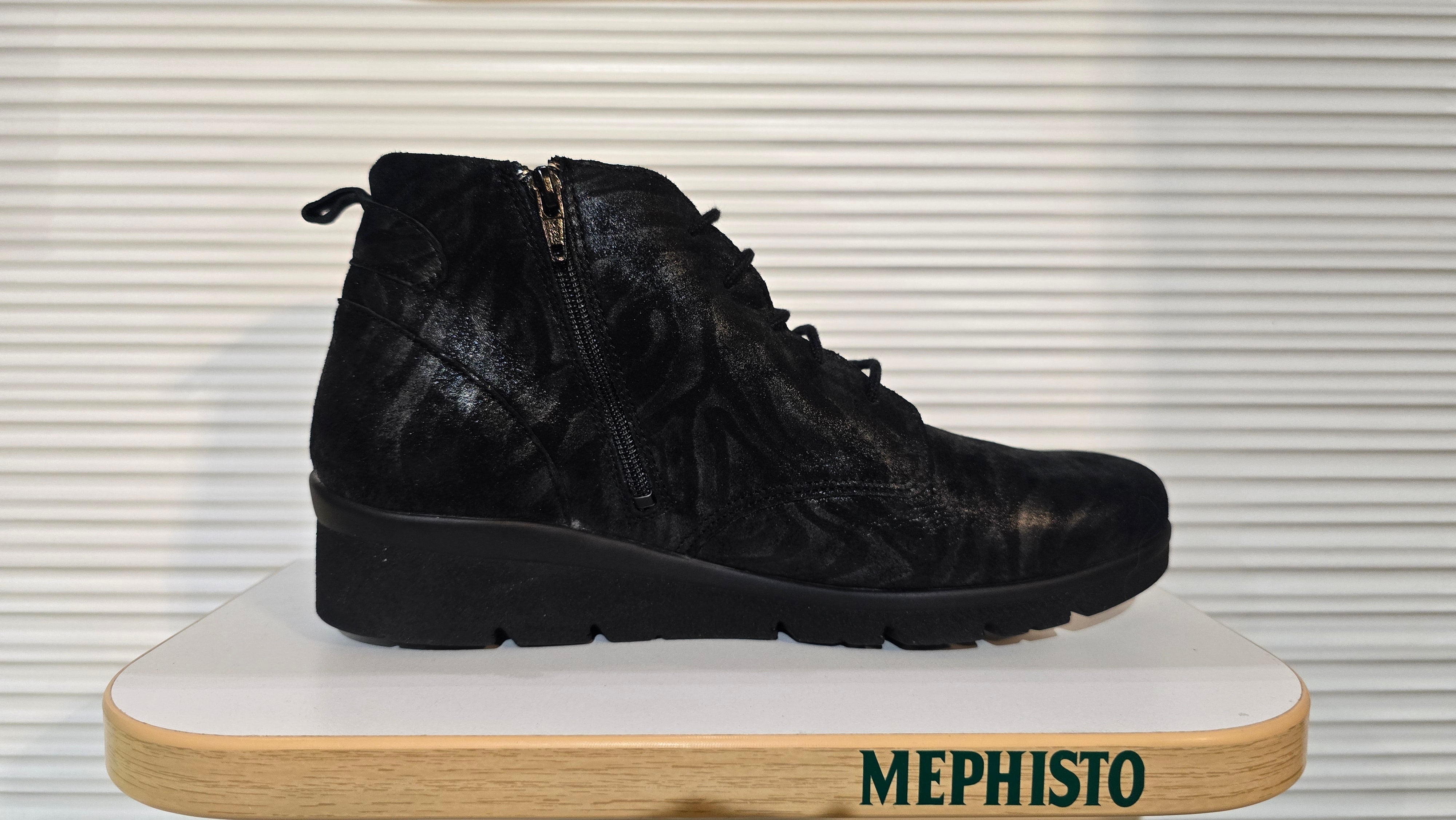 Women’s Sample Boot #146