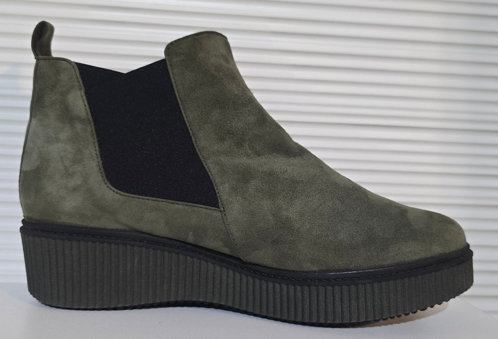 Women’s Sample Boot #221