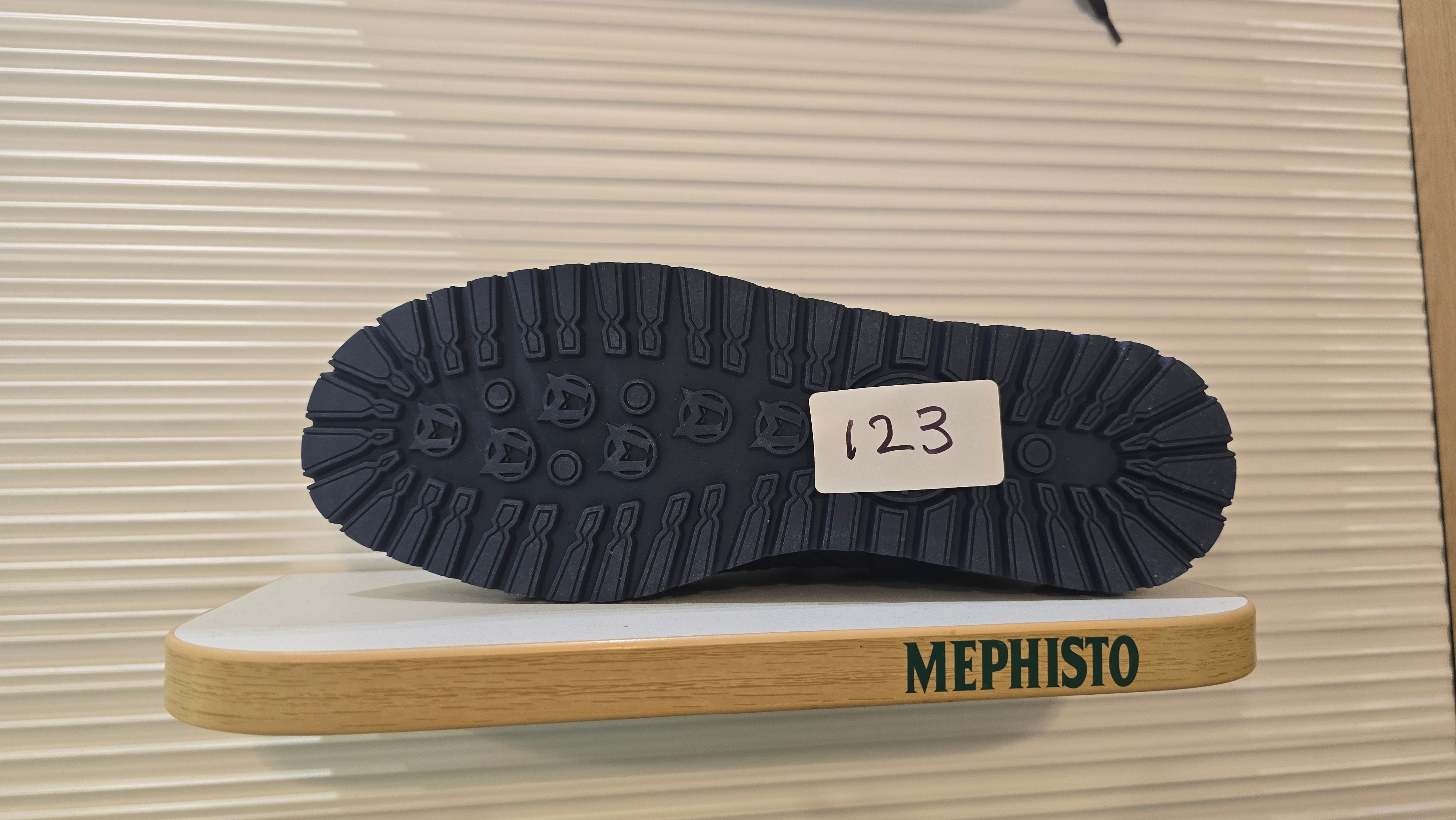 Men's Sample #123- MISMATCHED SIZES (L-8.5, R-9)