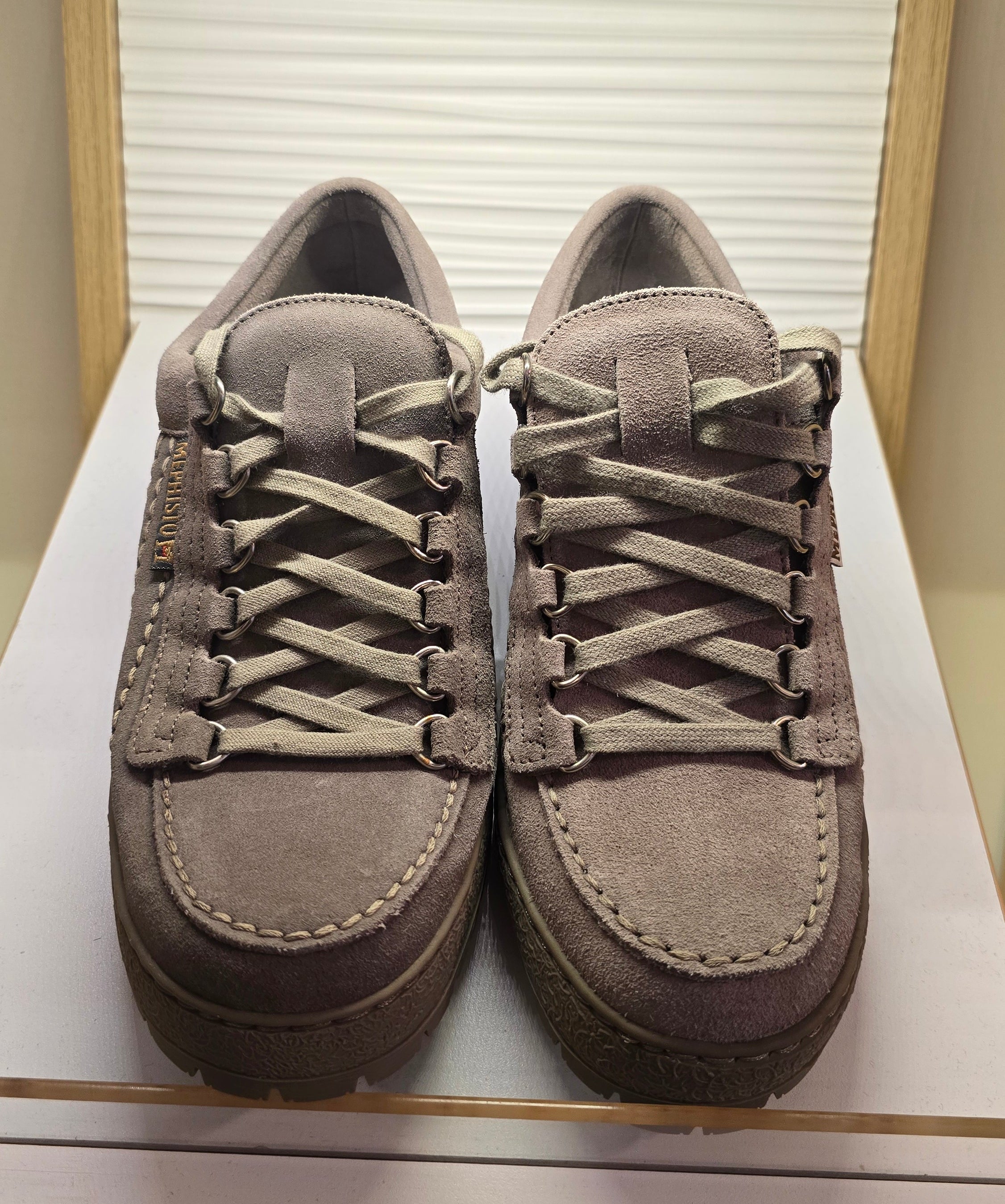 Men's Sample #124 - MISMATCHED SIZES (L-8, R-8.5)