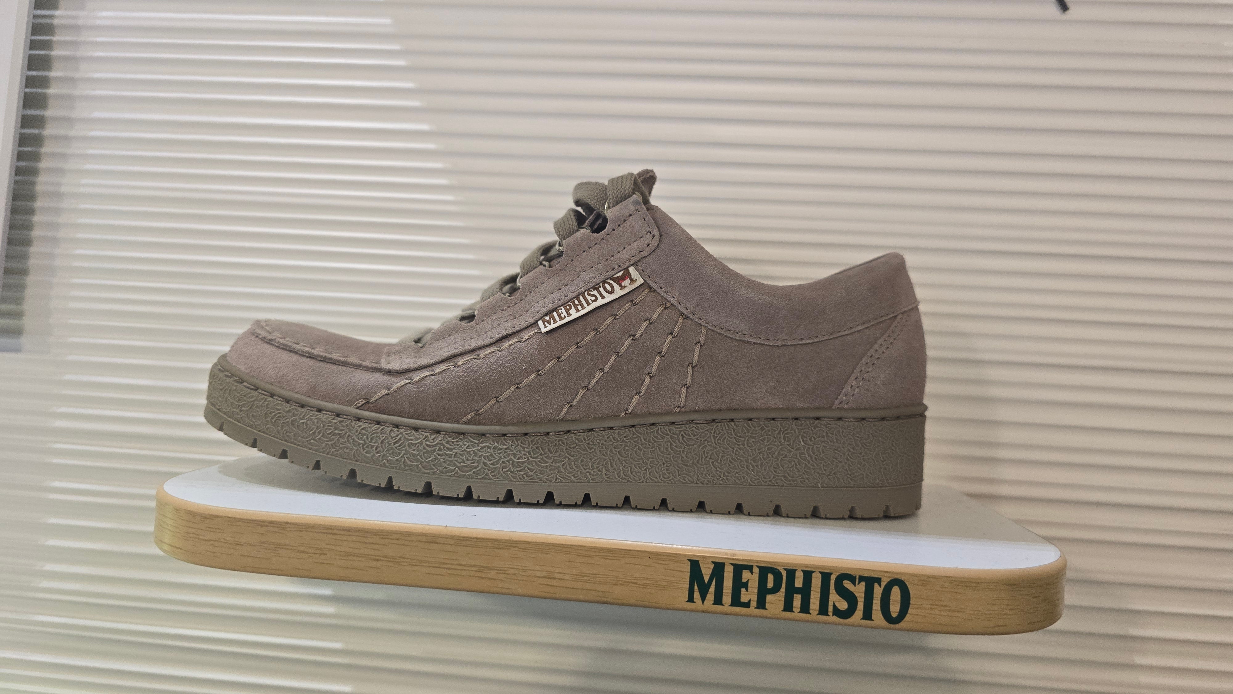 Men's Sample #124 - MISMATCHED SIZES (L-8, R-8.5)