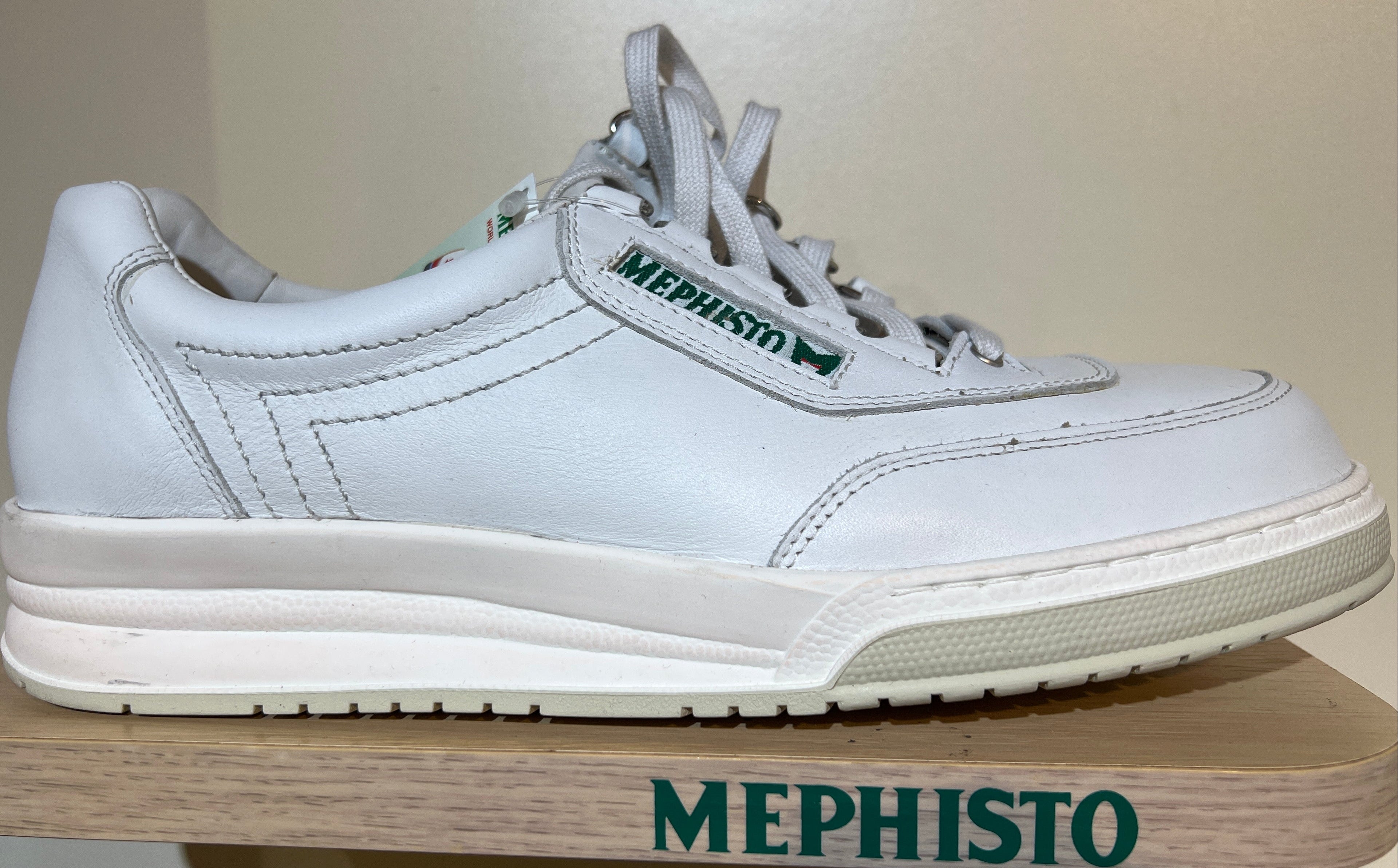 Men's Sample Second Match - White Discolored Outsole