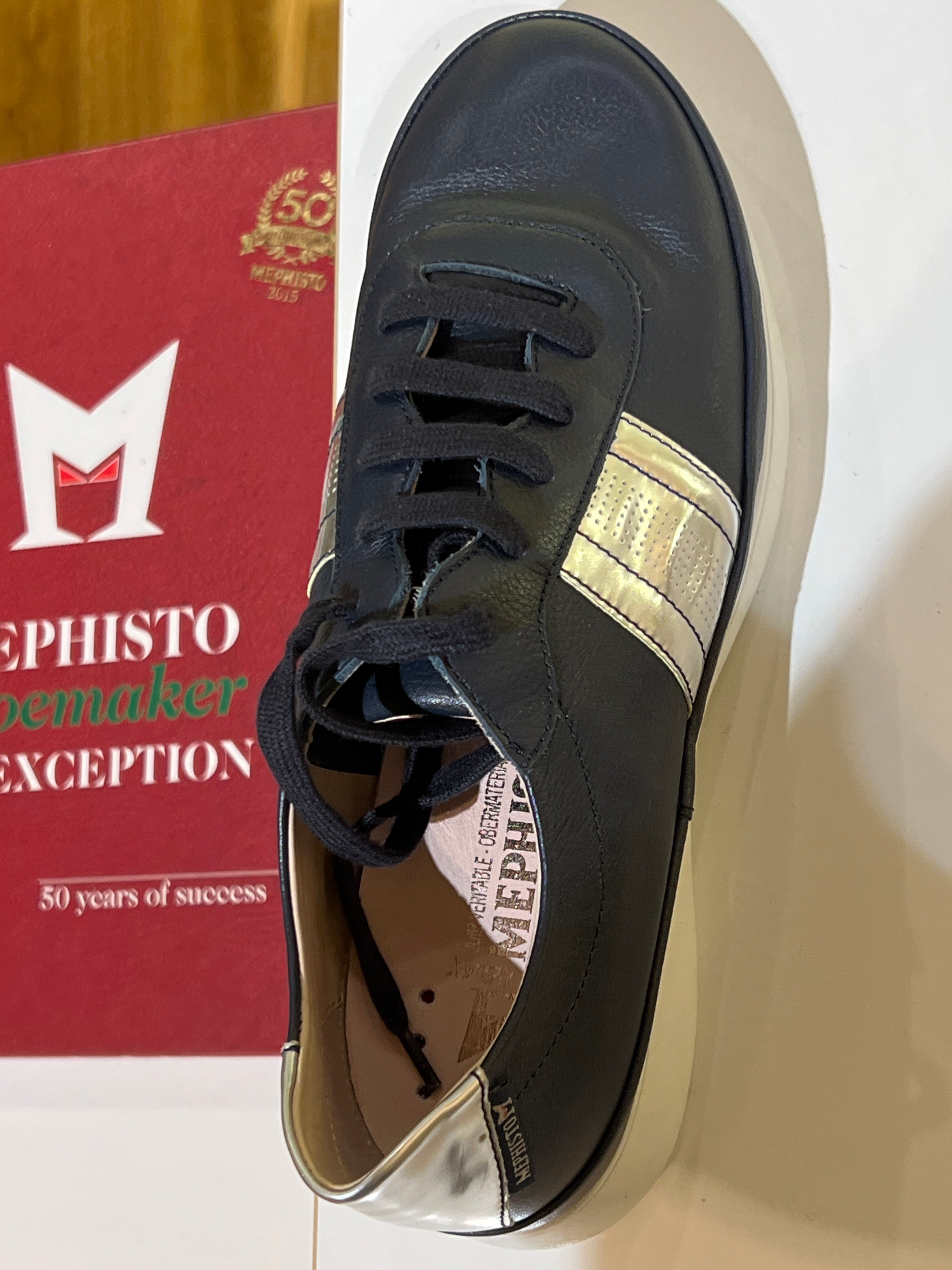 Women’s Sample Sneakers # 3383