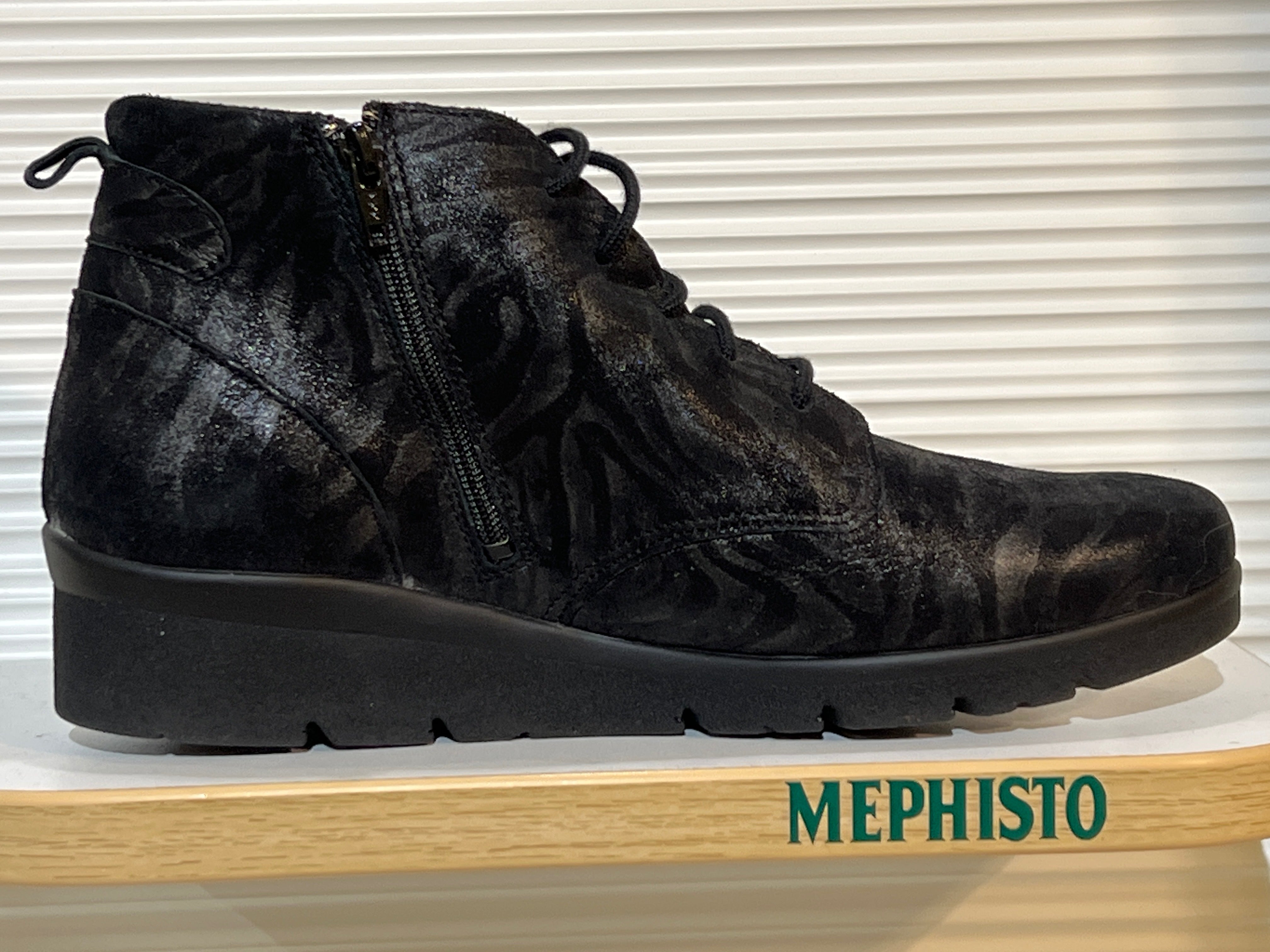 Women’s Sample Boot # 146