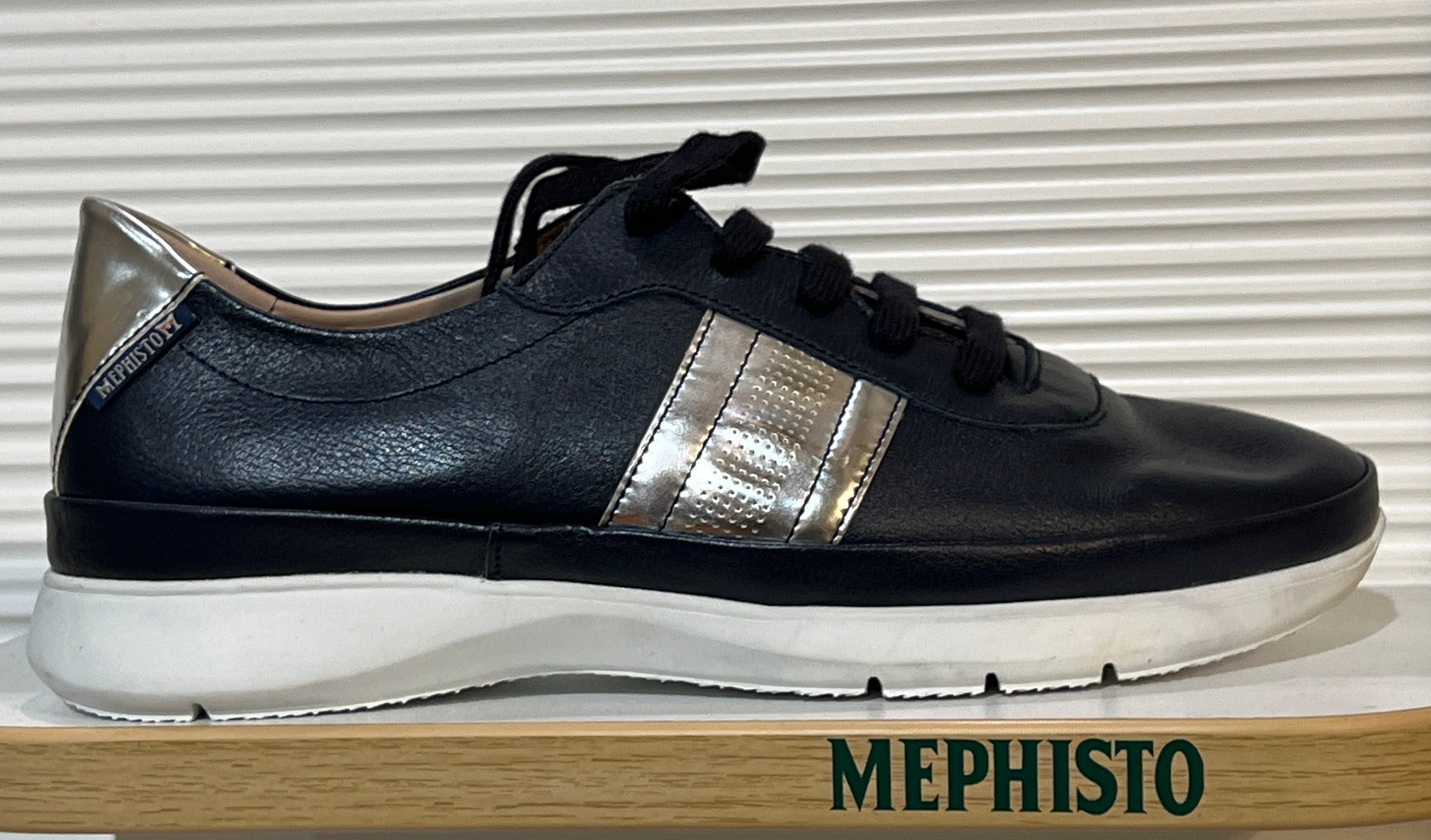 Women’s Sample Sneakers # 3383