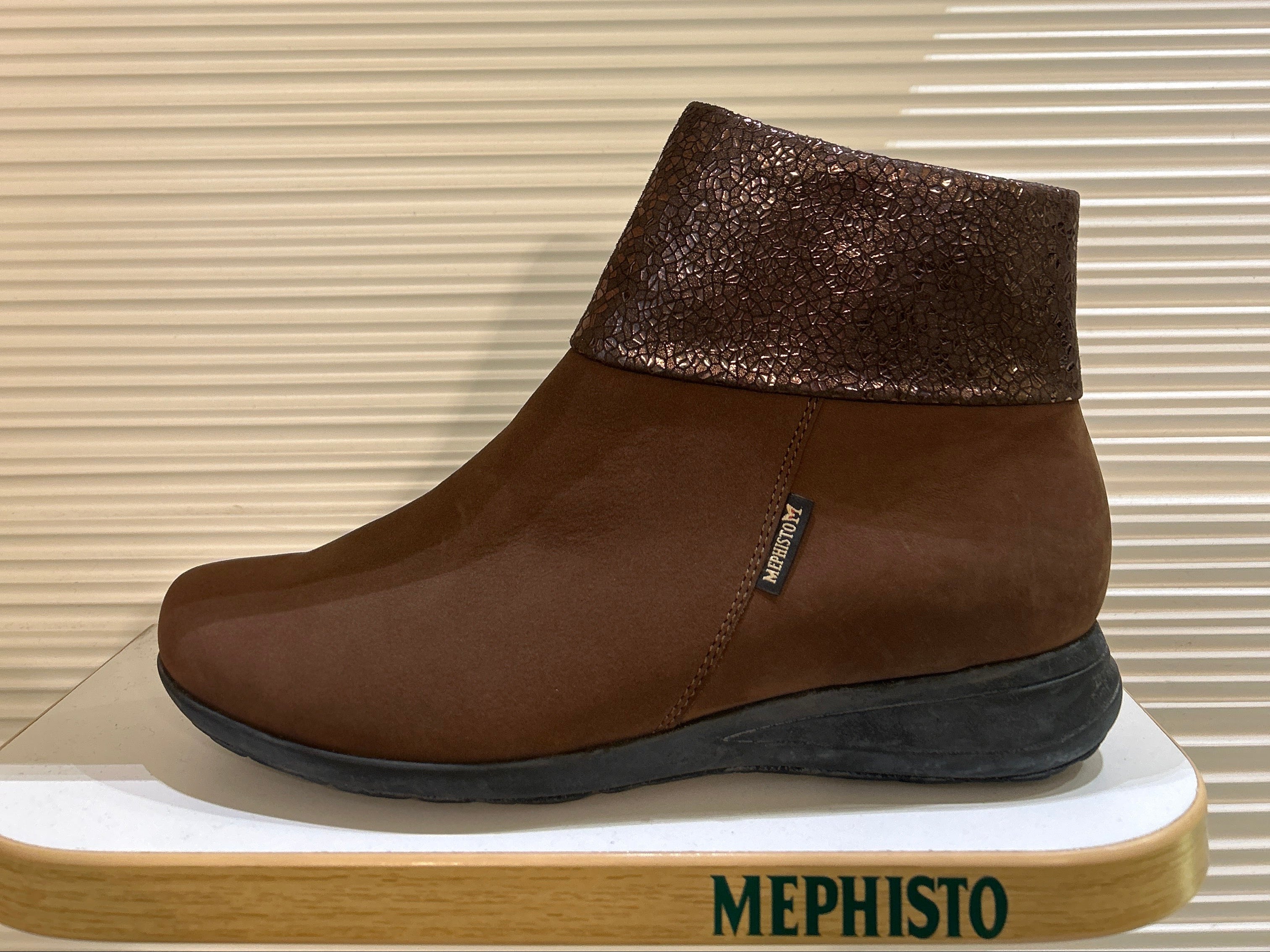 Women’s Sample Boot # 180