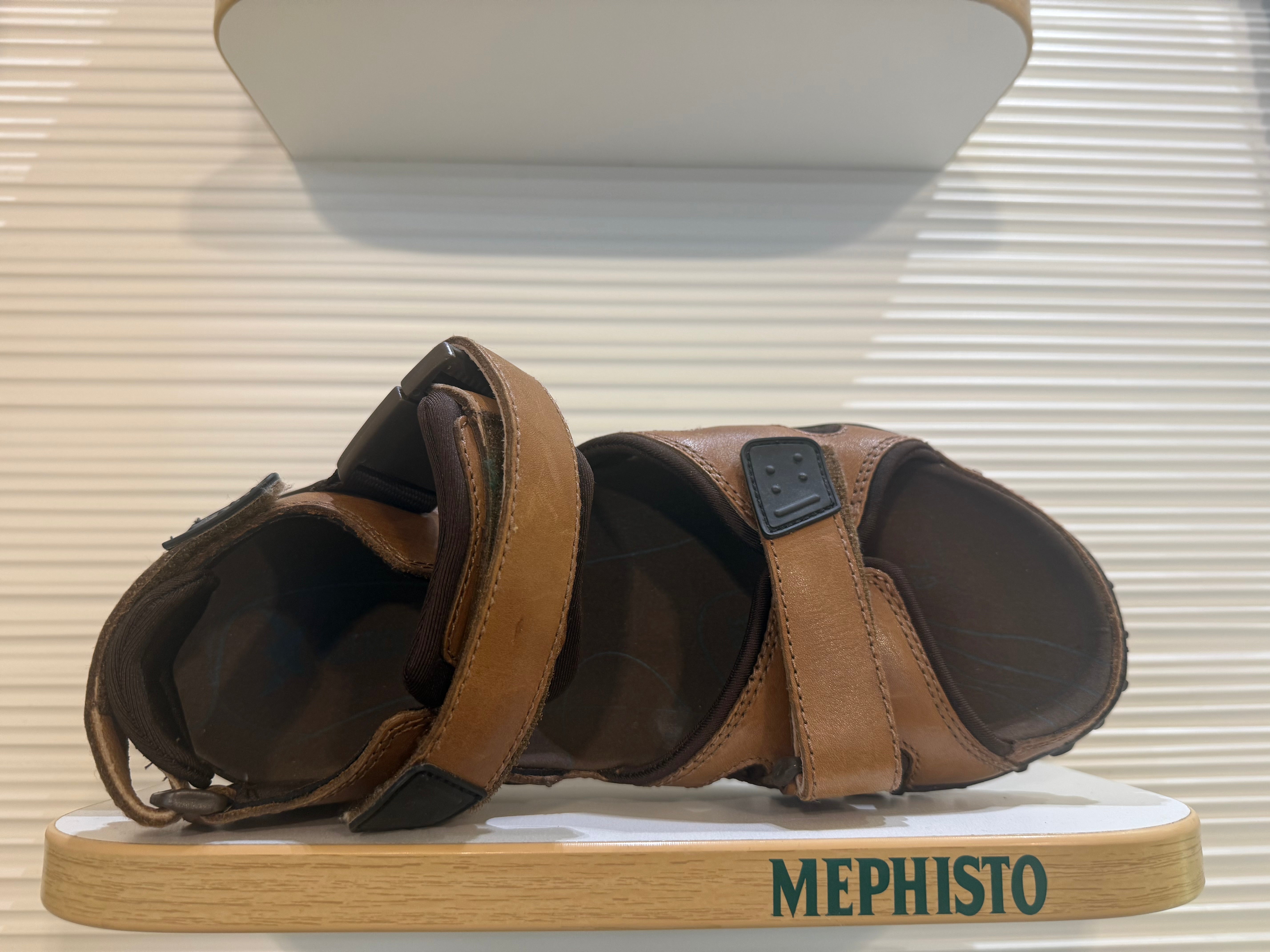 Men's Sample 8222 (Size 7)