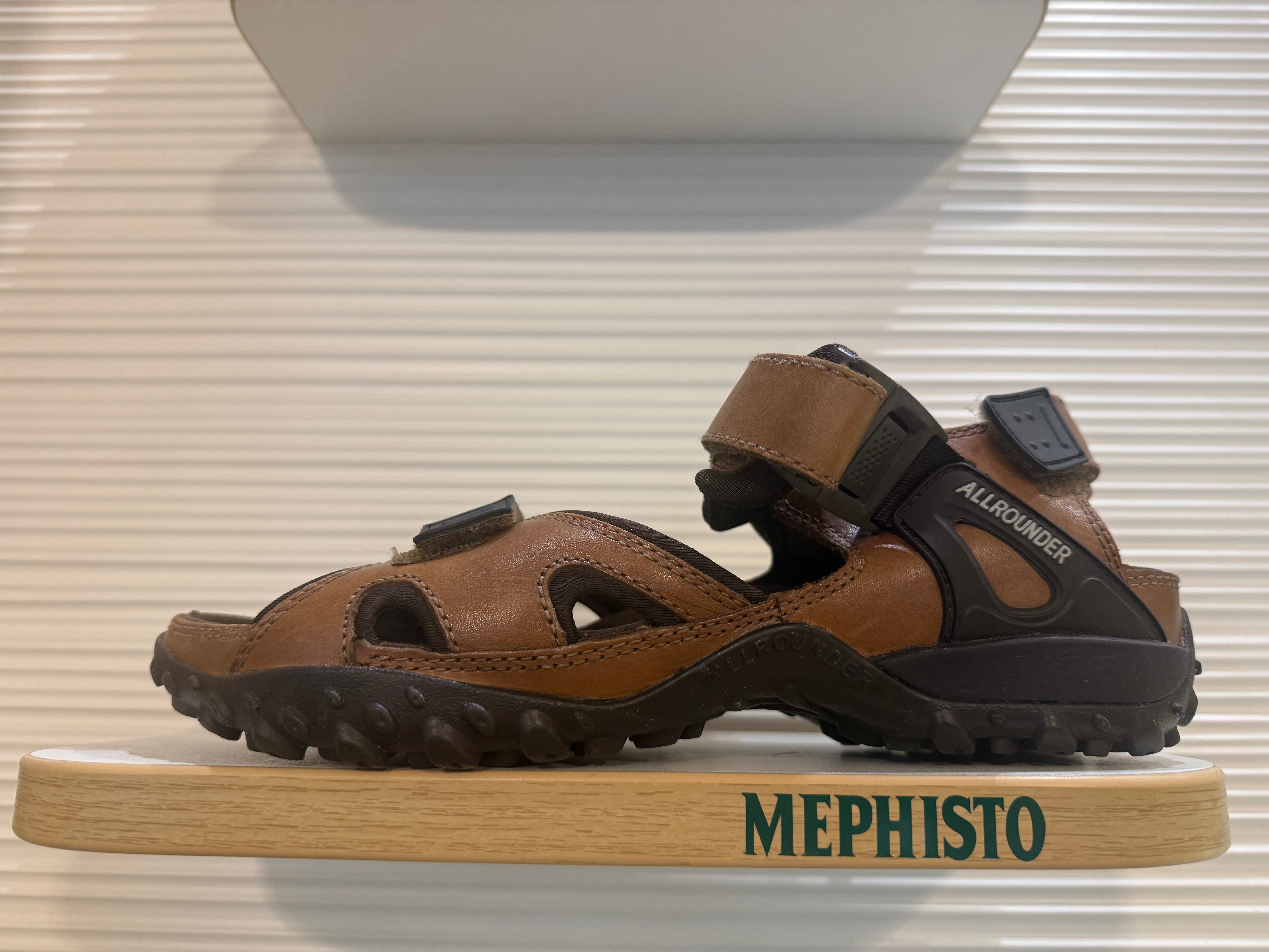 Men's Sample 8222 (Size 7)