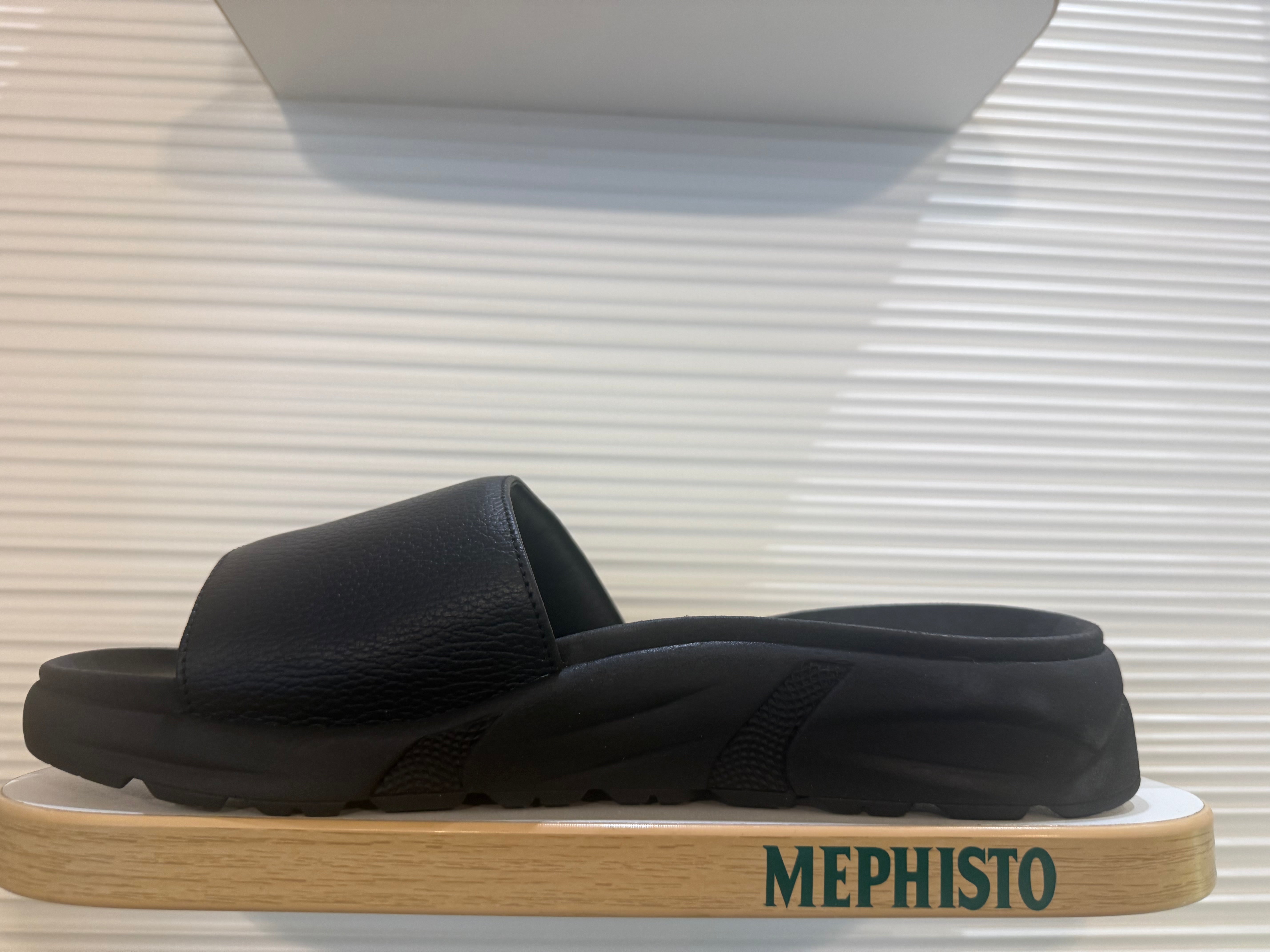 Men's Sample 8223 (size 7)