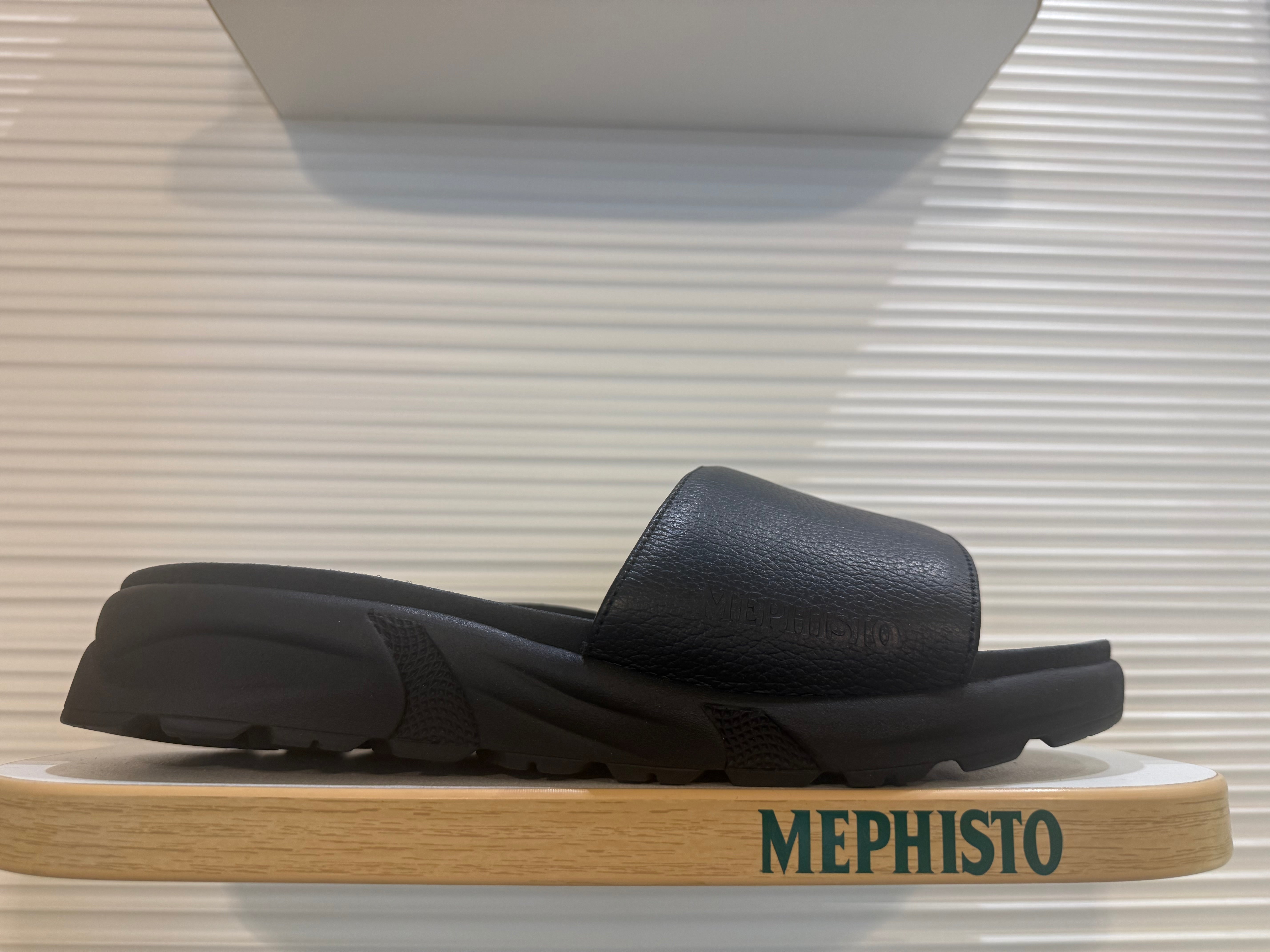 Men's Sample 8223 (size 7)
