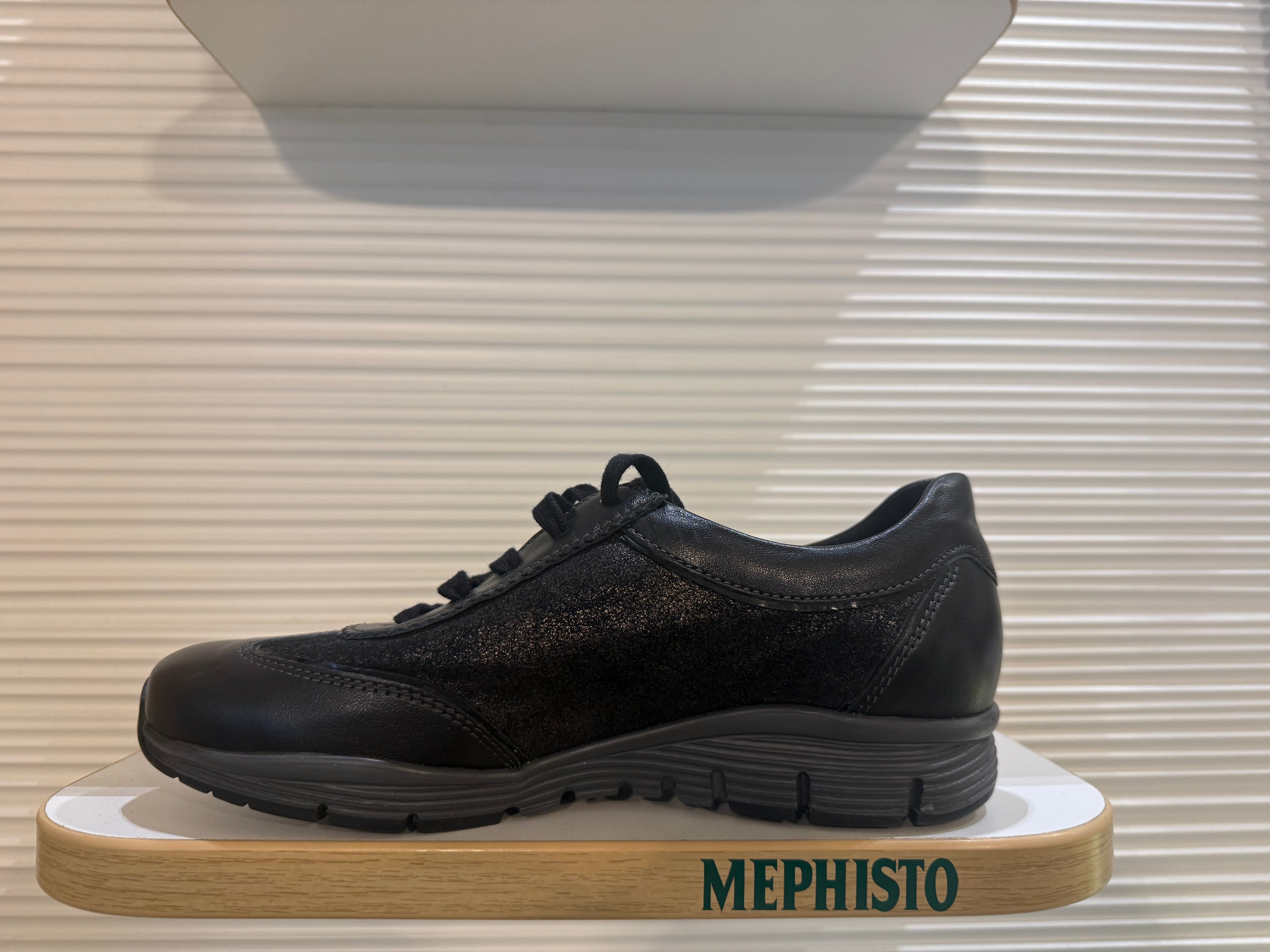 Women's Sample 8221 (size 6)