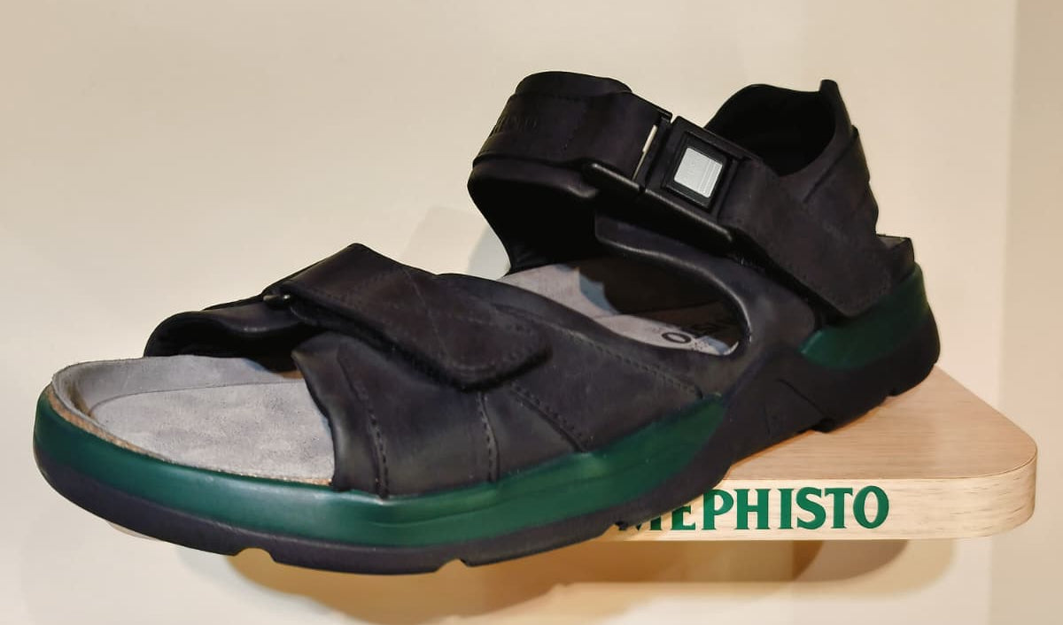 Men’s Sample Second Shark Dark Brown Size 11