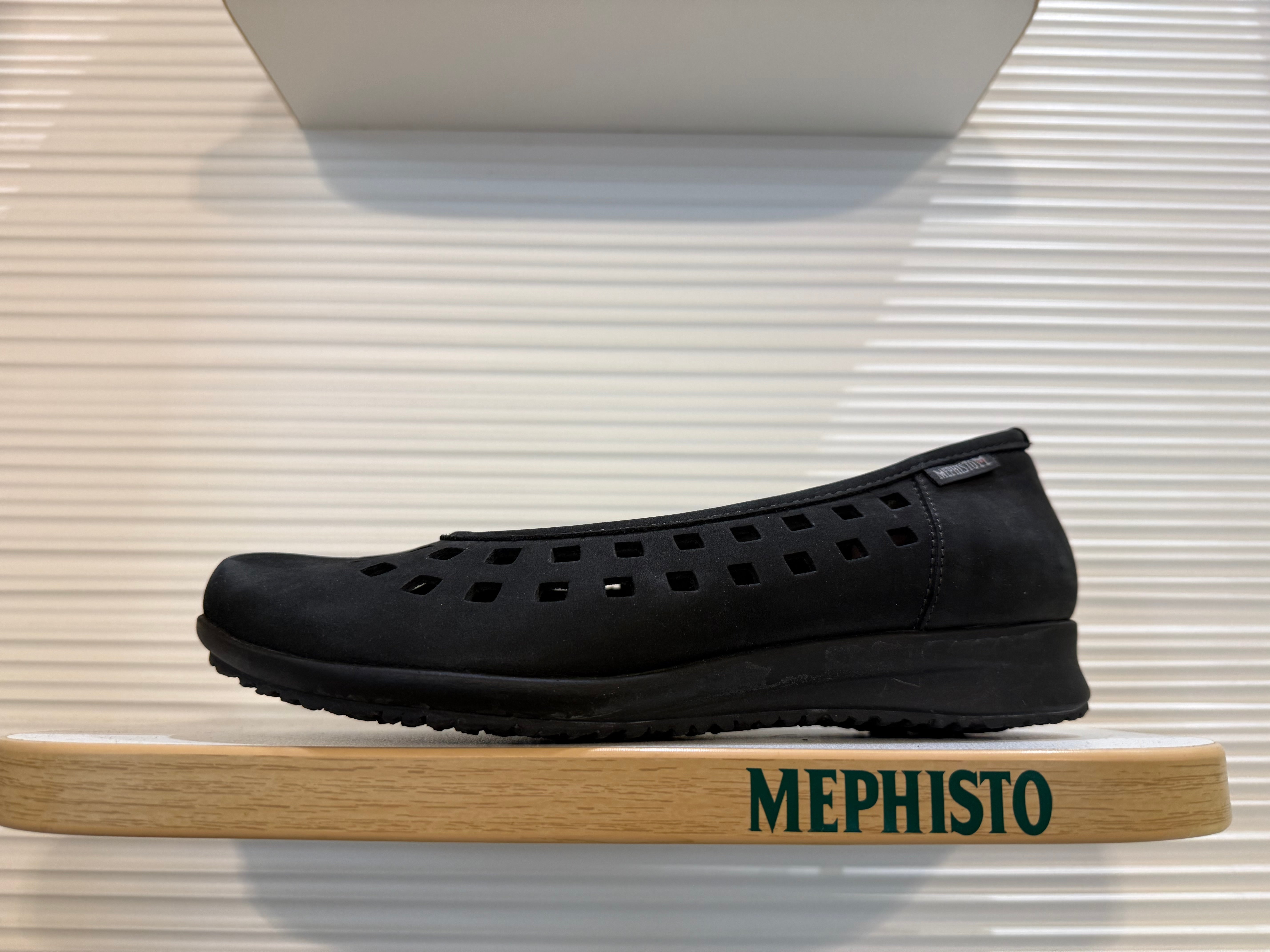 Women's Sample Second Perf Black Slipon size 6.5 - 8284