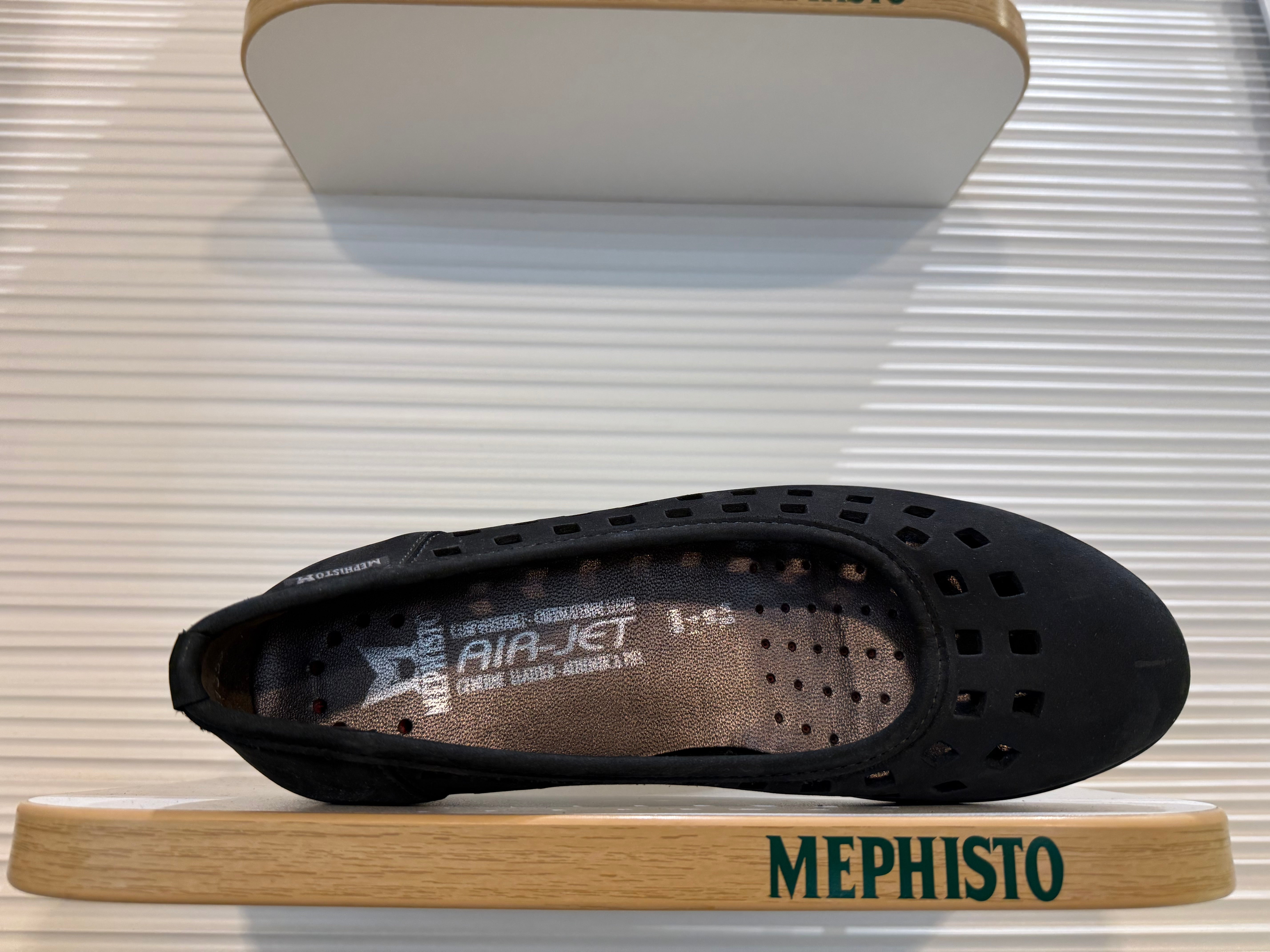 Women's Sample Second Perf Black Slipon size 6.5 - 8284