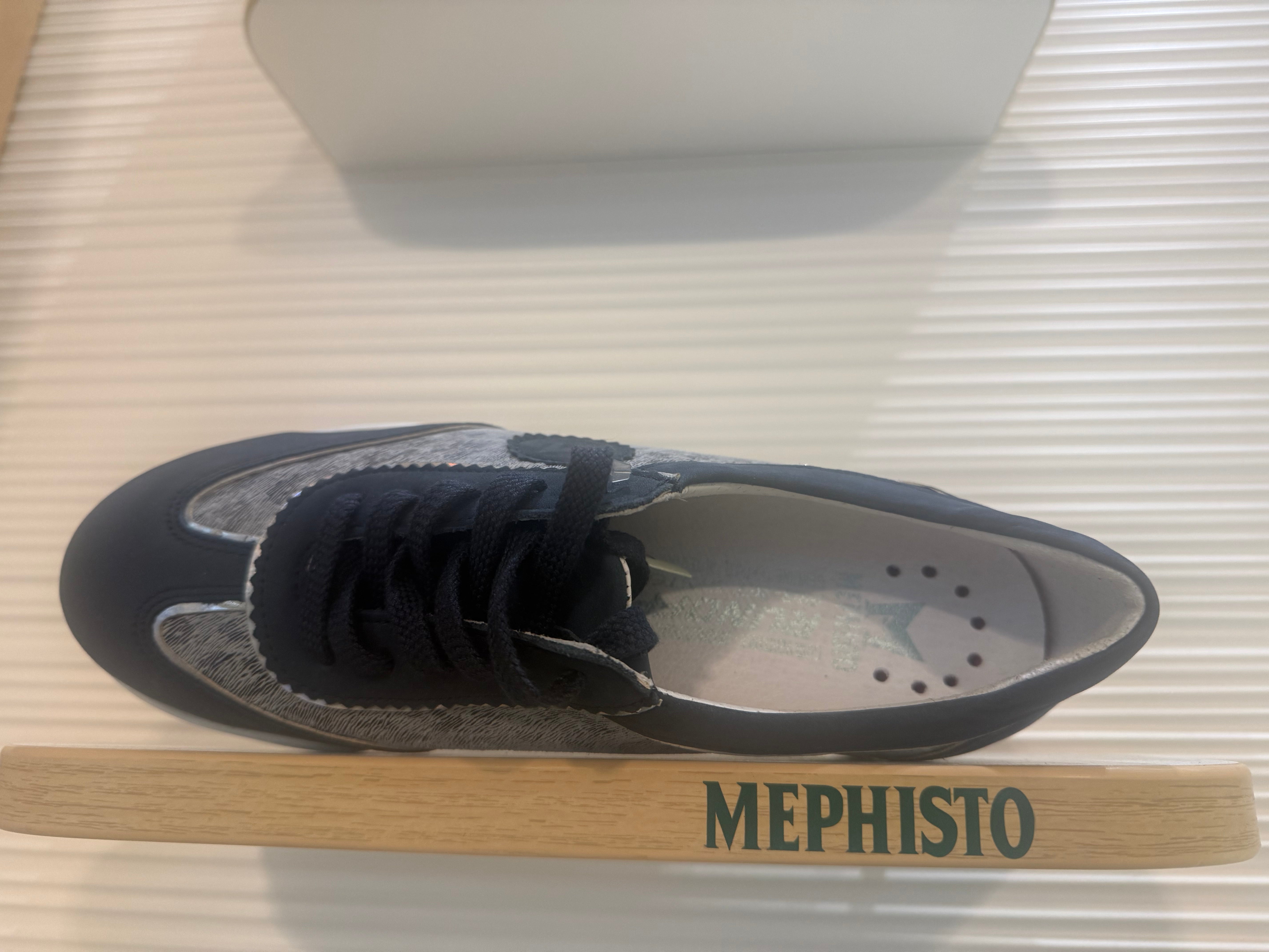 Women's Yael Navy/ Silver (size 6)