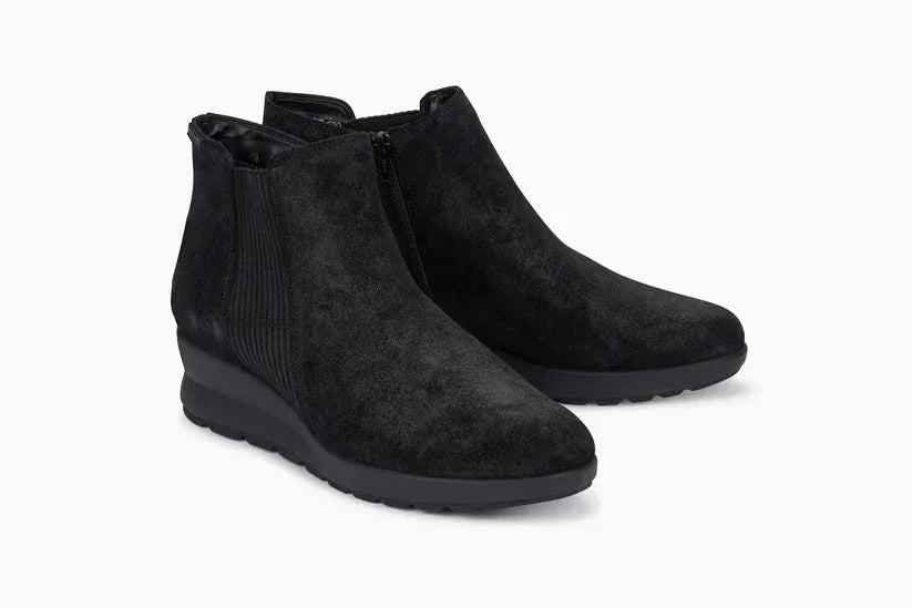 Pienza - Black 15900