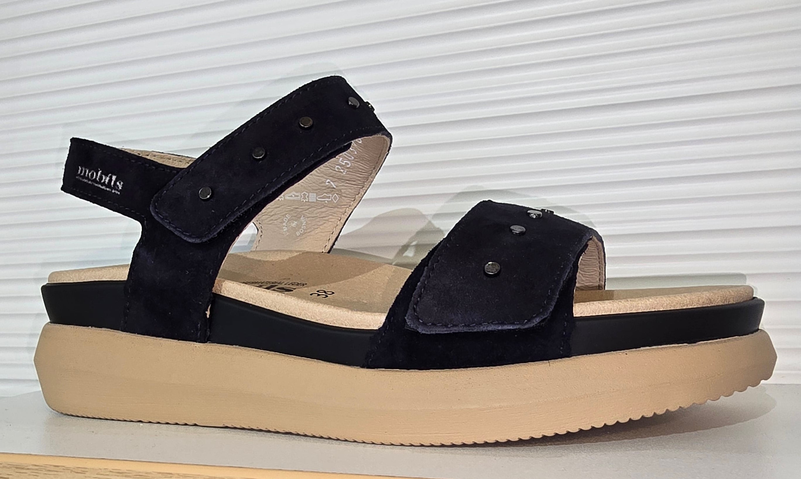 Women's Sample Second Farra navy size 8