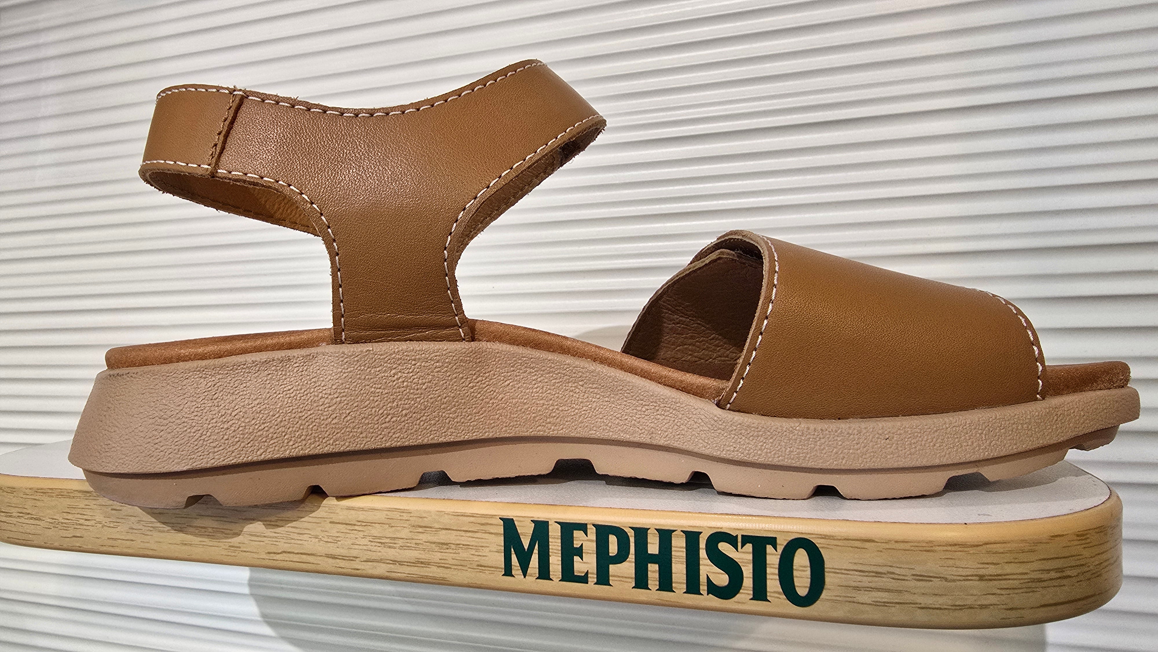 Women's Sample Talissa Tan 1024