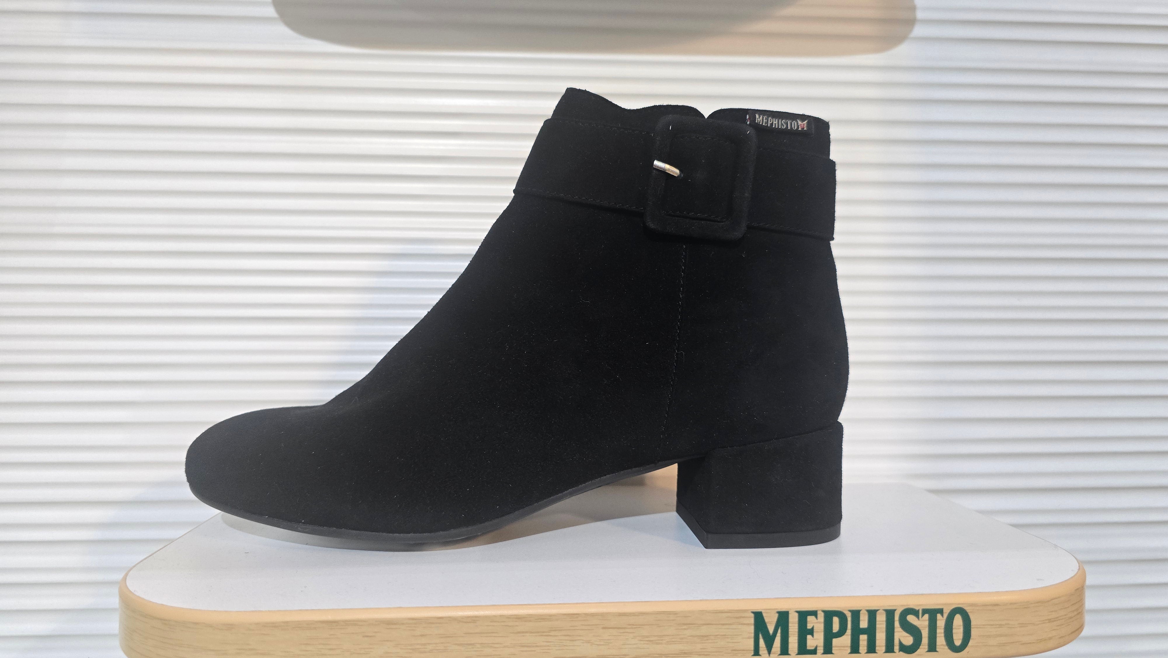Women’s Sample Boot #225