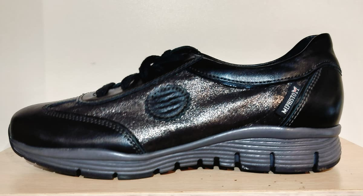 Women's Sample Second Yael black size 6
