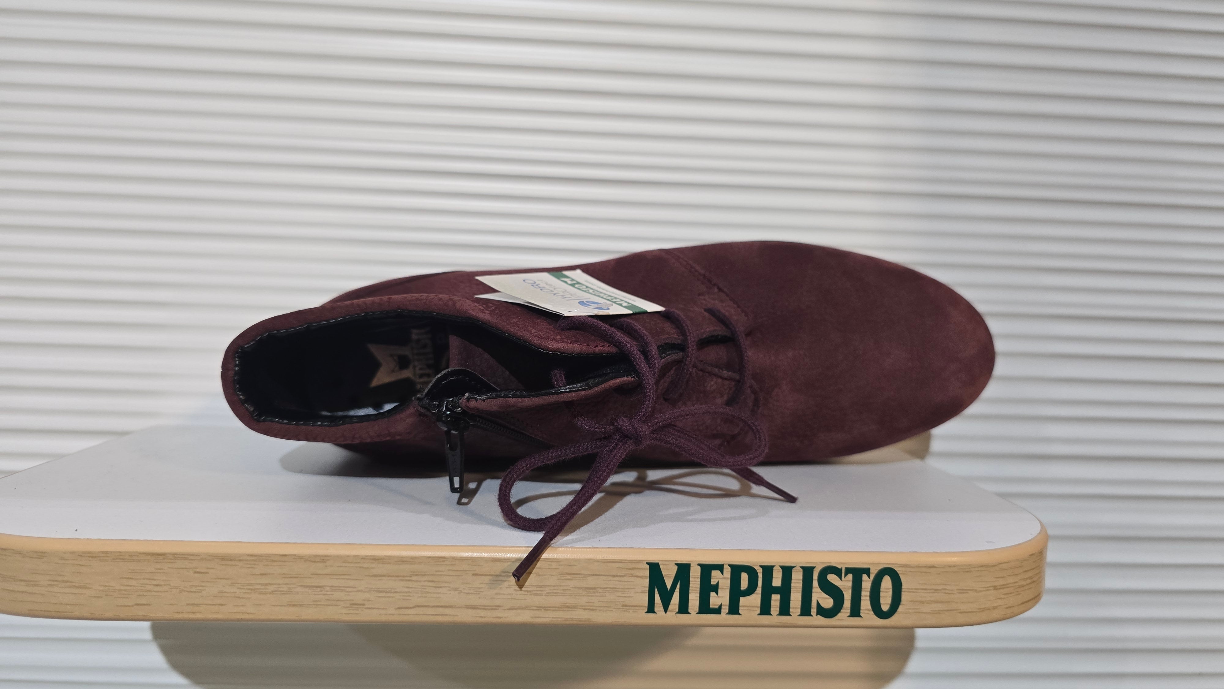 Women’s Sample Boot #214