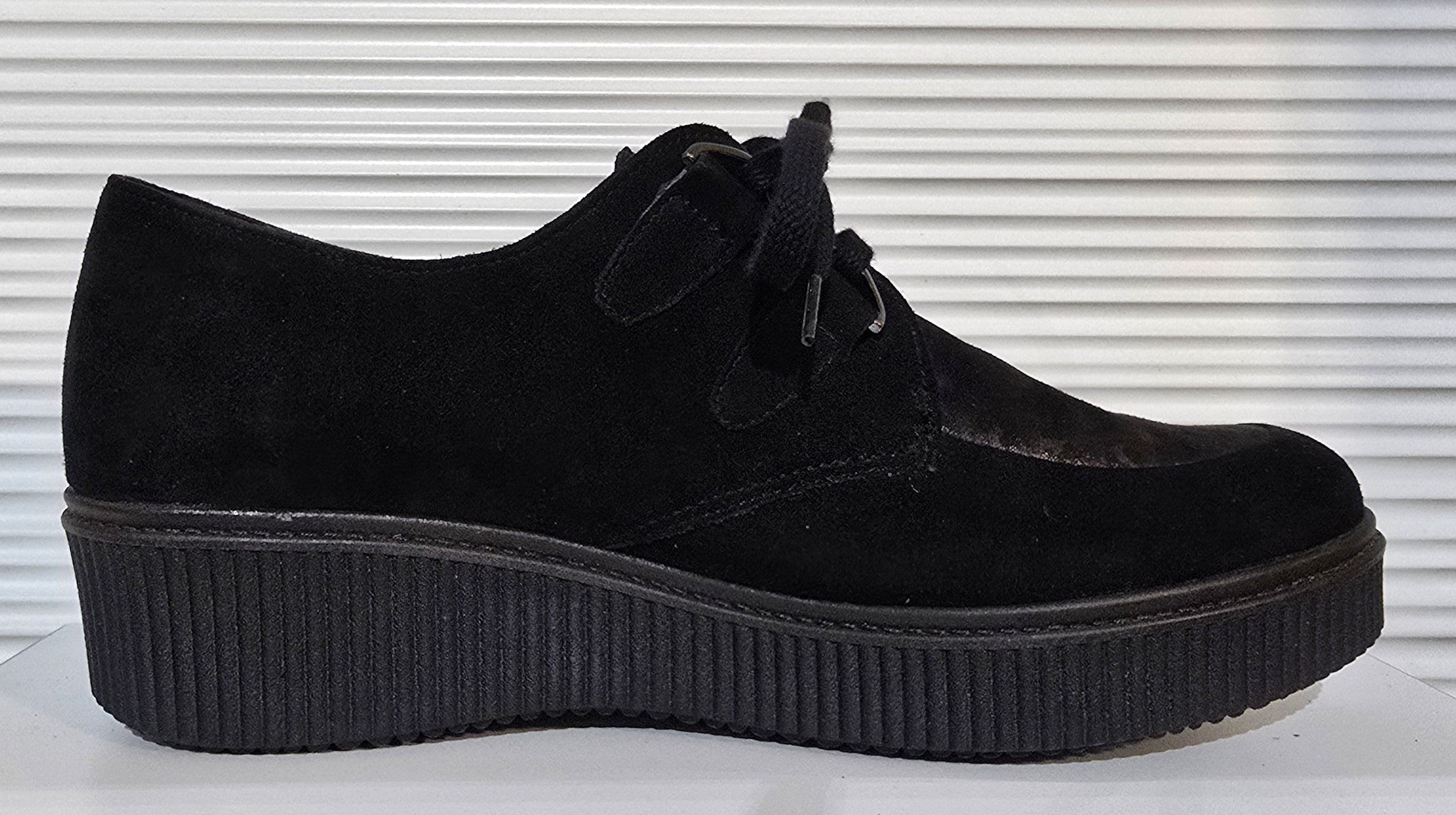 Women’s Sample Shoe #1050