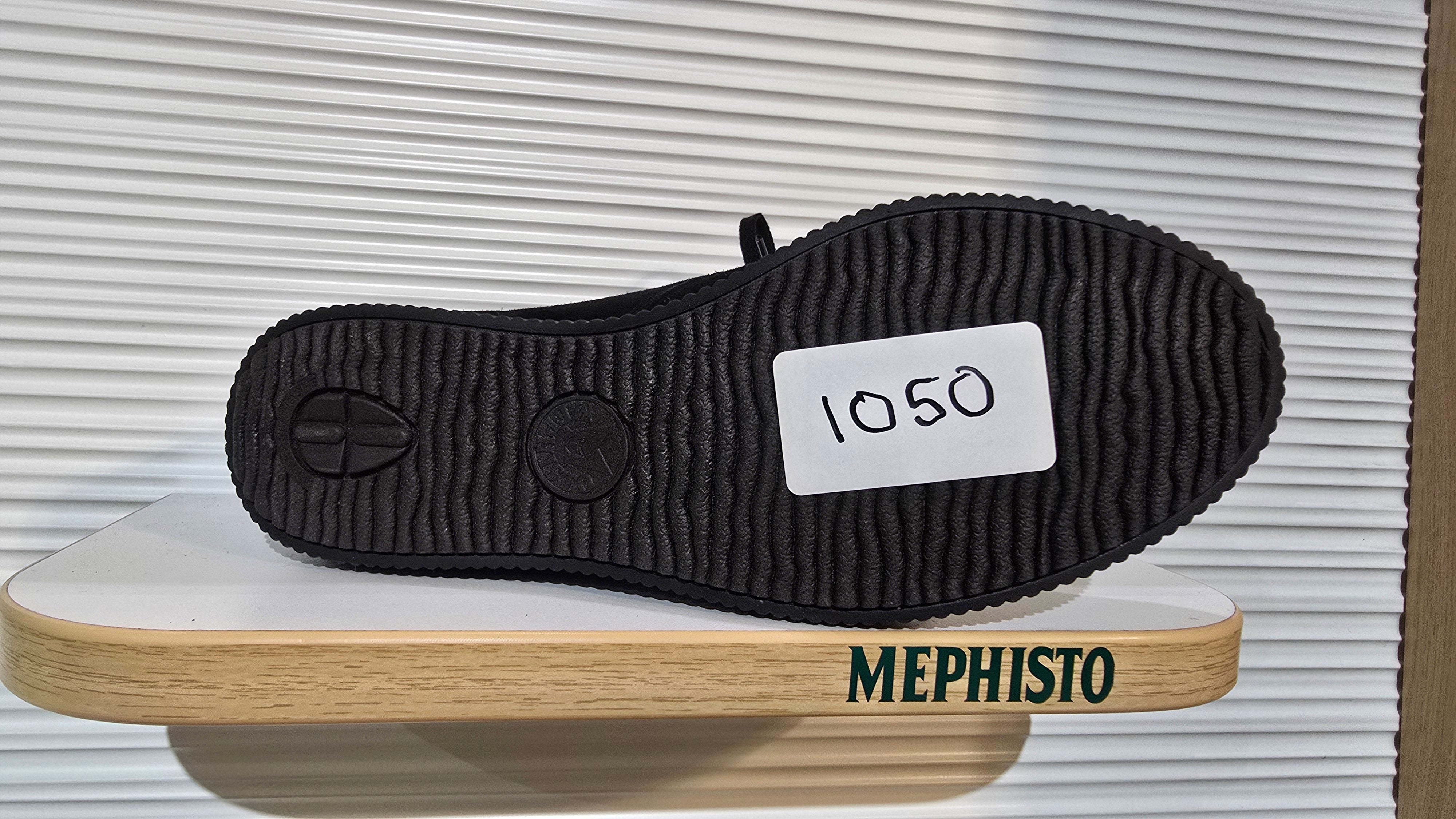 Women’s Sample Shoe #1050