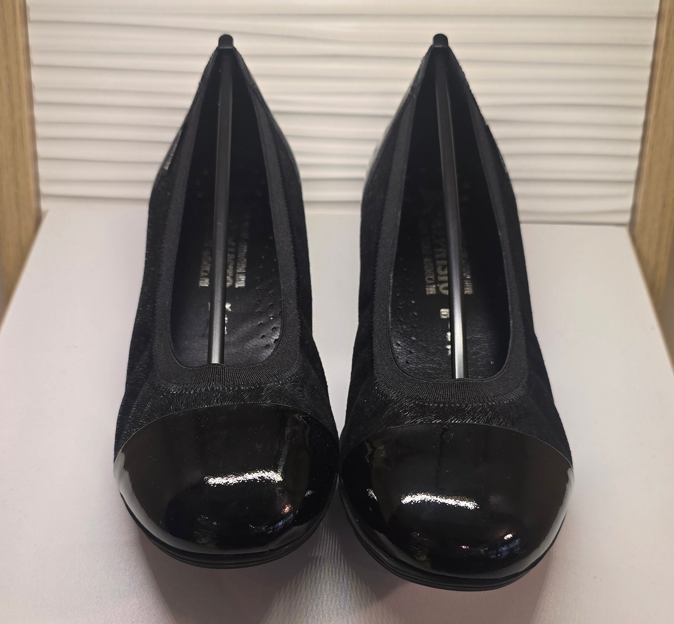 Women's Sample #1090- MISMATCHED SIZES (Left-7.5, Right-7)