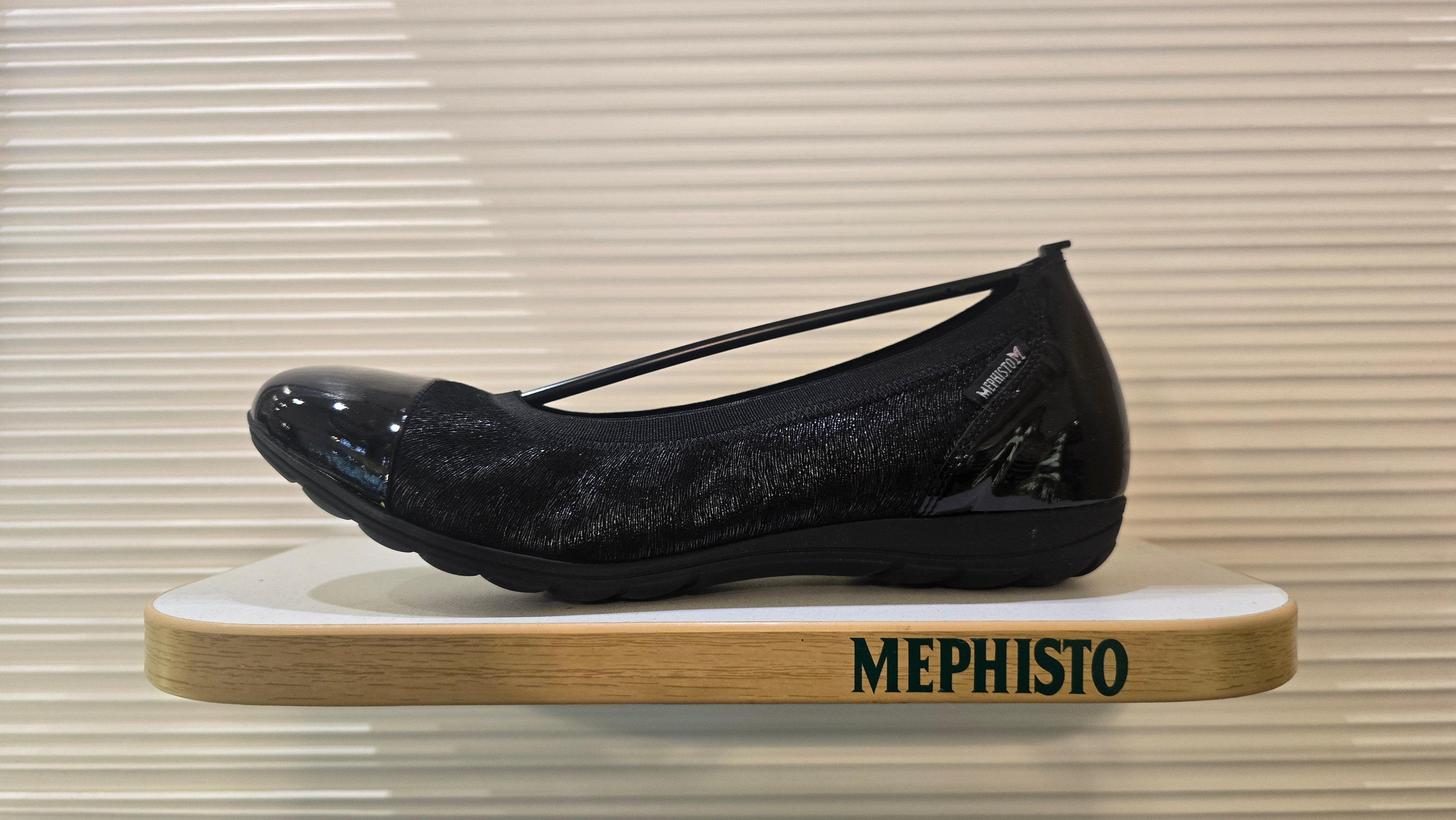 Women's Sample #1090- MISMATCHED SIZES (Left-7.5, Right-7)