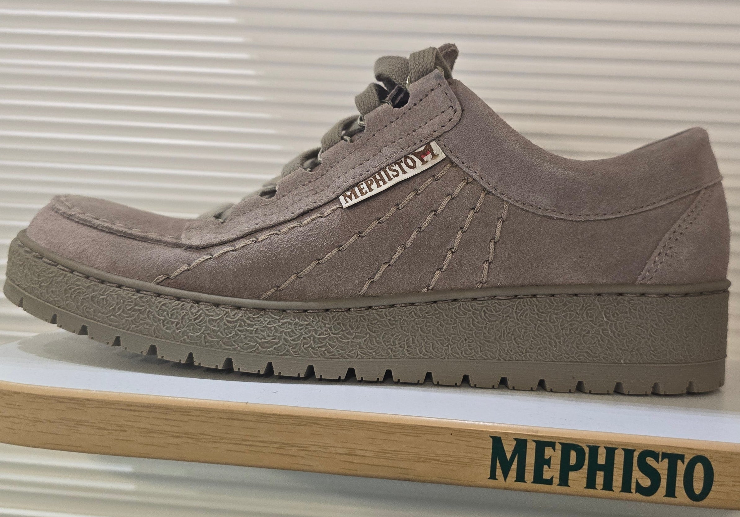Men's Sample #124 - MISMATCHED SIZES (Left-8, Right-8.5)