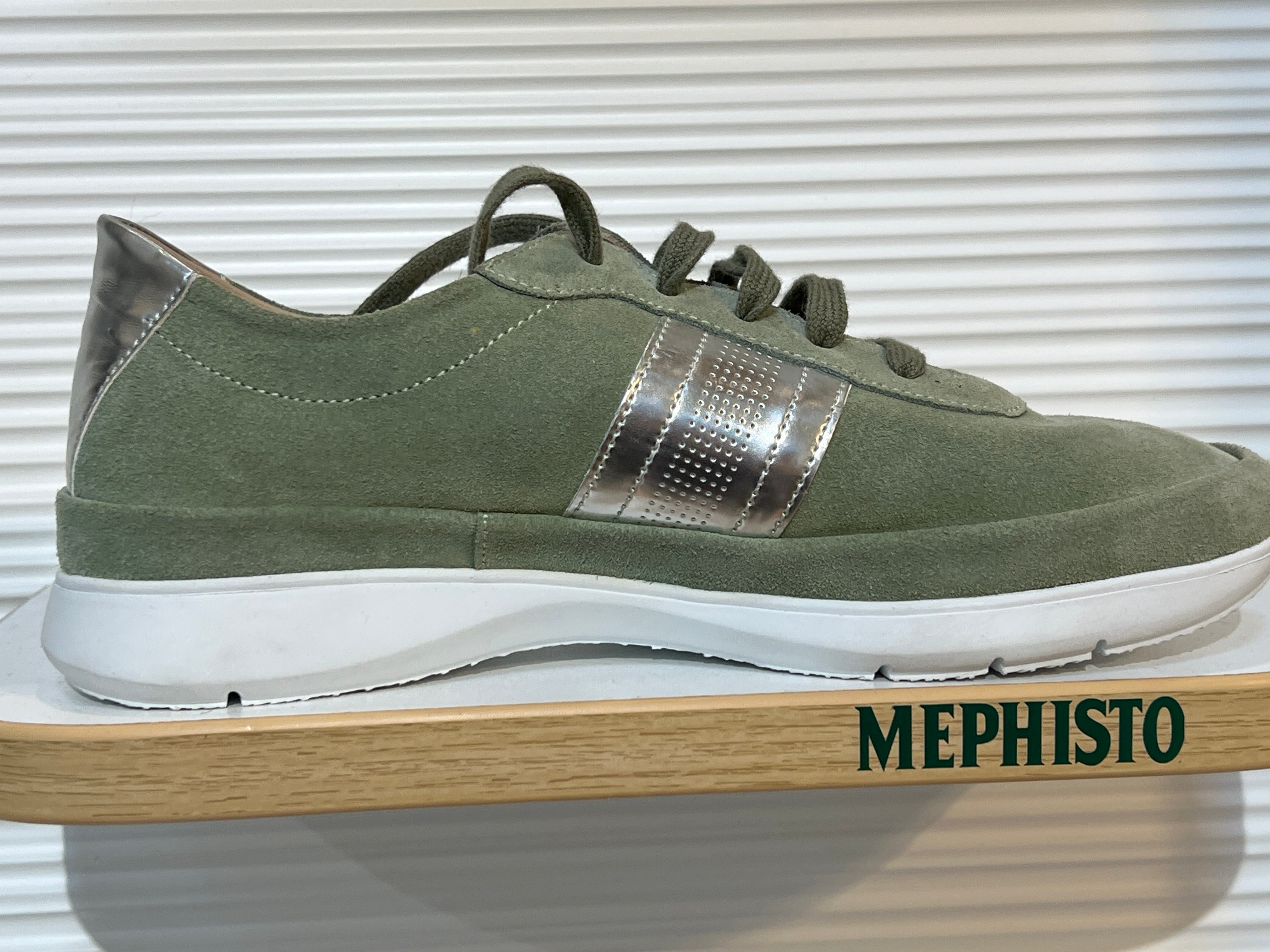 Women's Sample Shoe # 1231