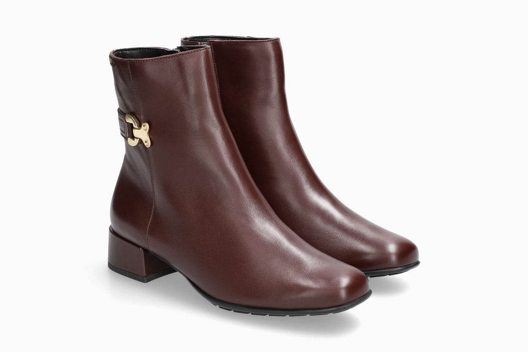 Johana -  Cordovan 120M
