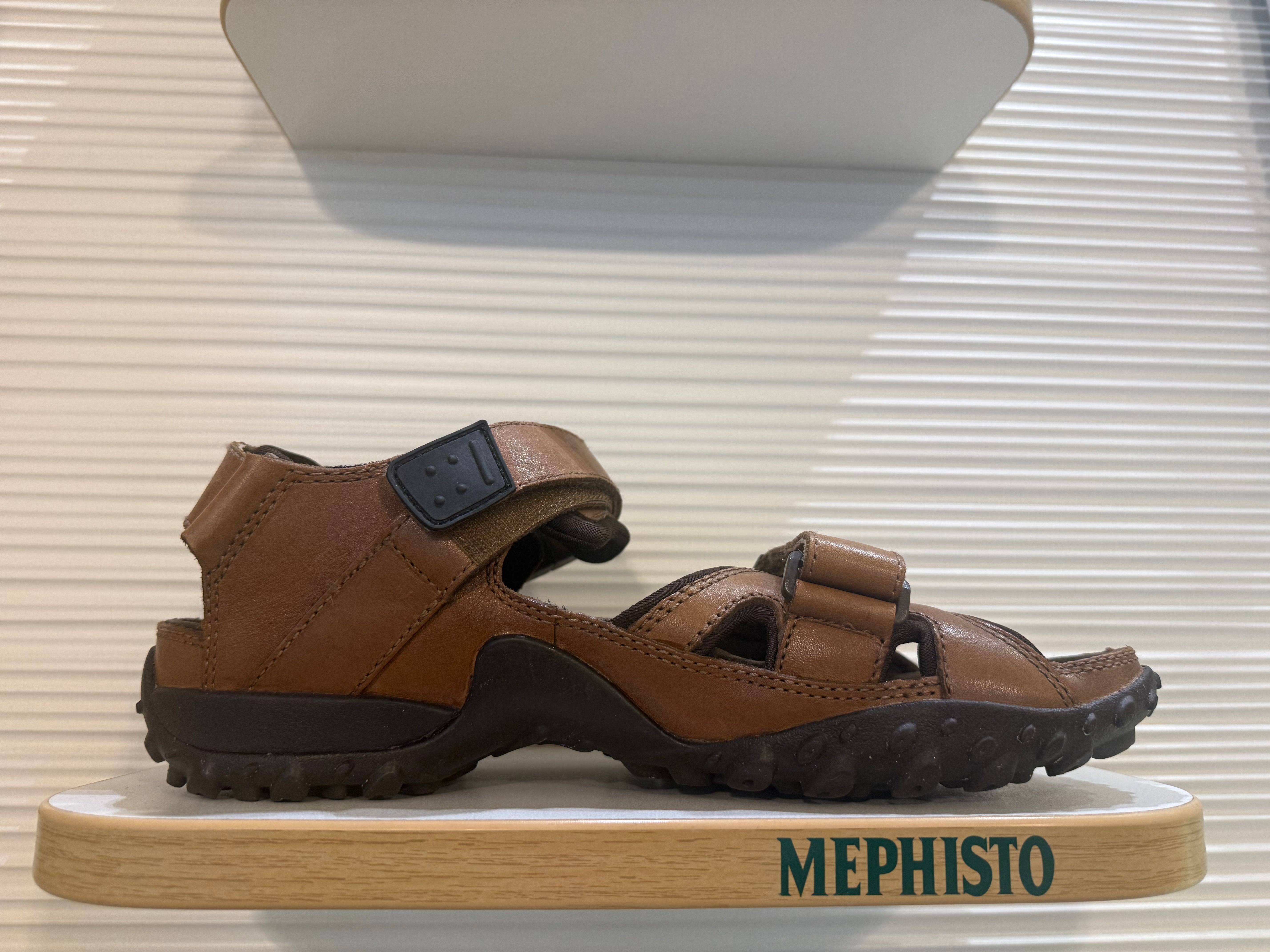 Men's Sample 8222 (Size 7)