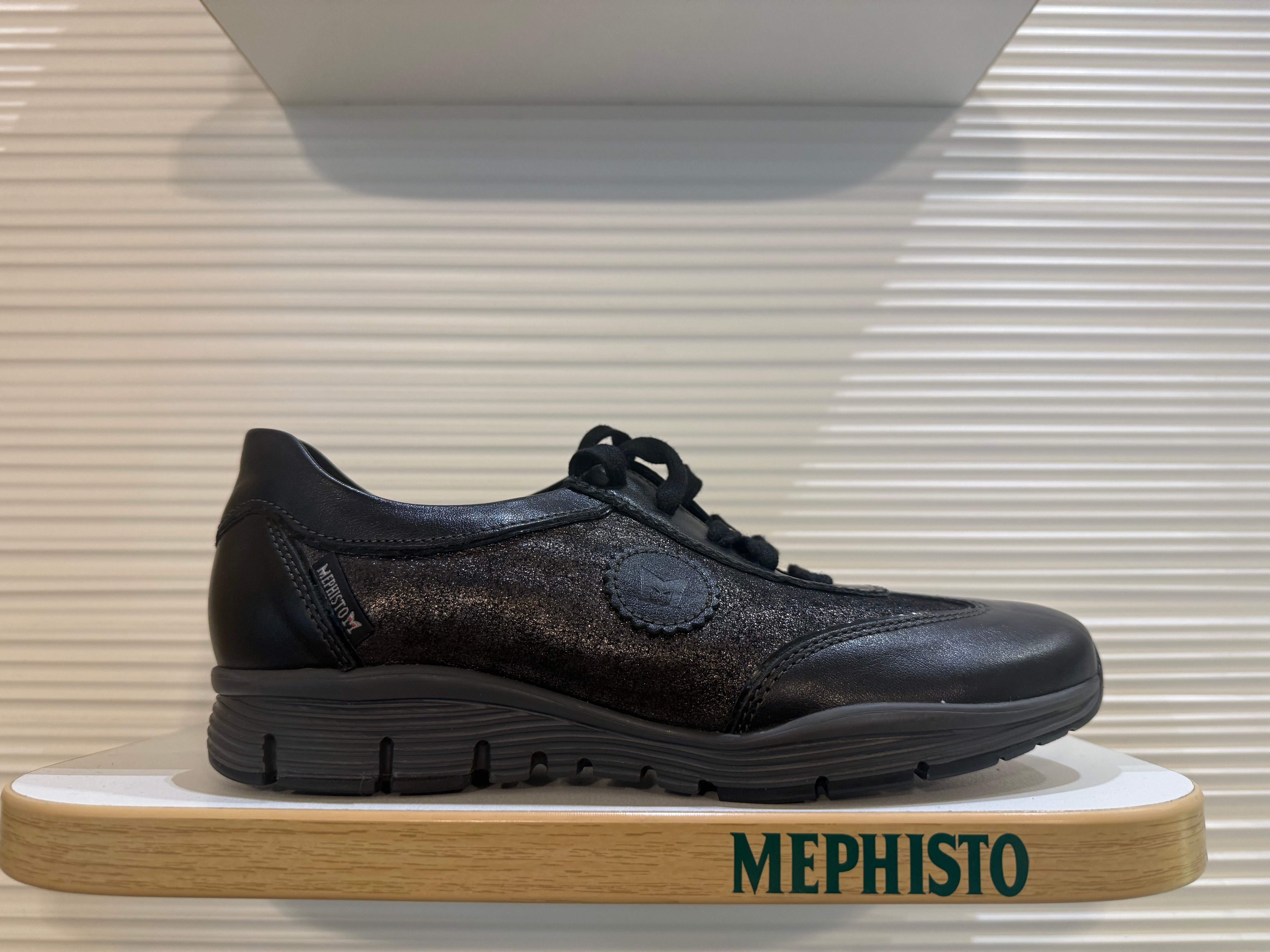 Women's Sample 8221 (size 6)