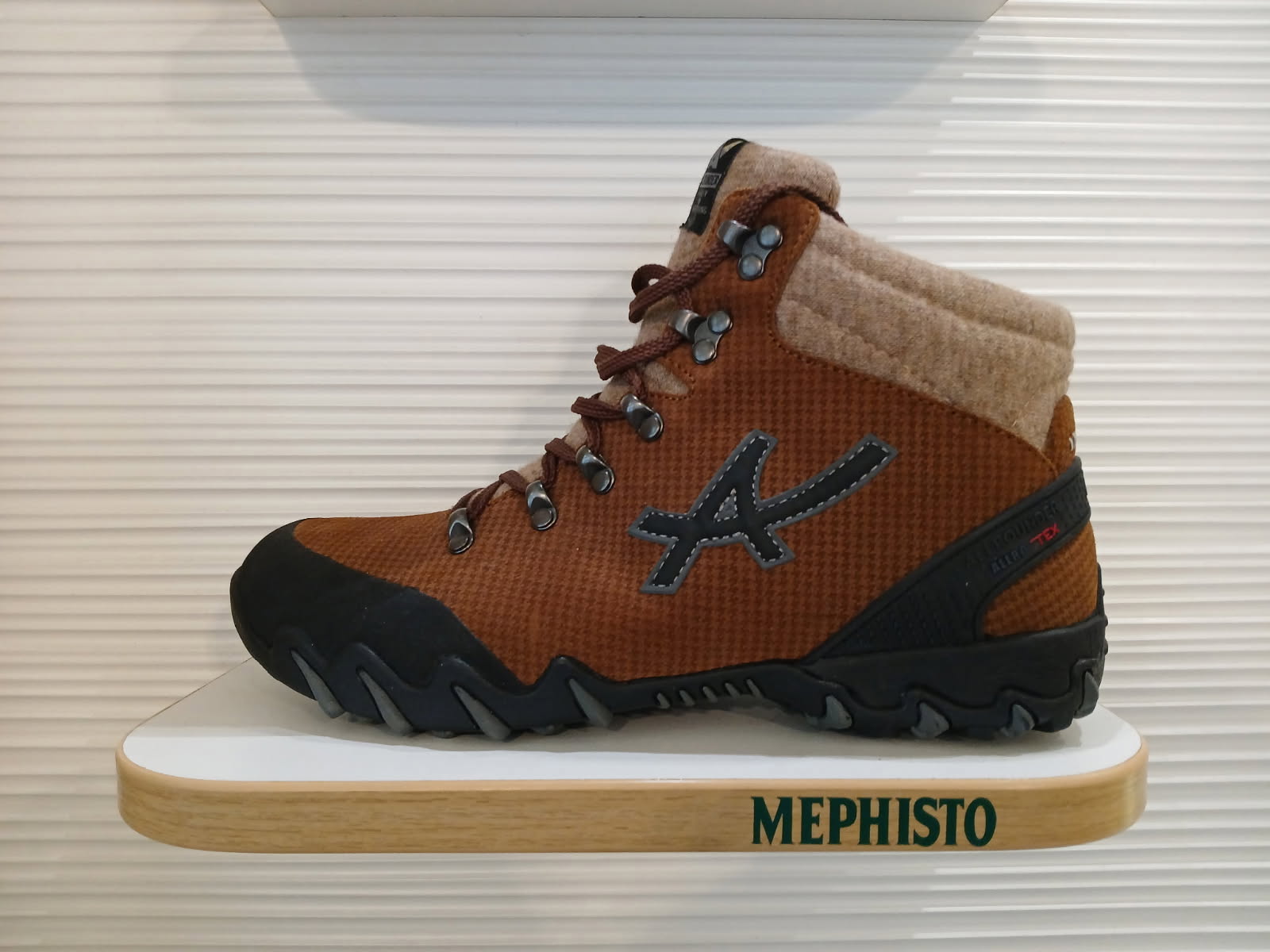 Noomie Tex - Women's Boot (size 11)