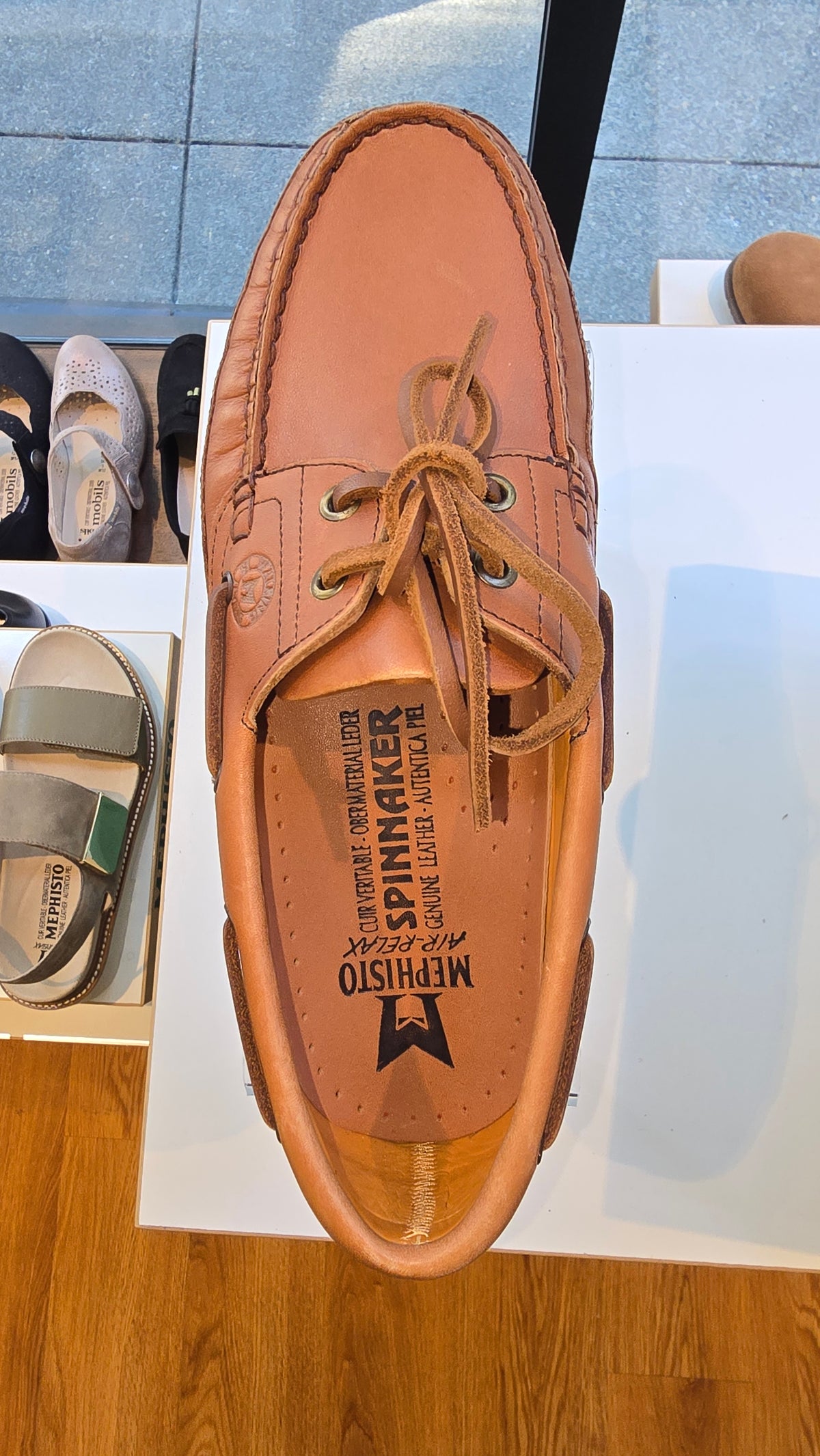 Men's Sample Second Hurrikan hazelnut size 6.5