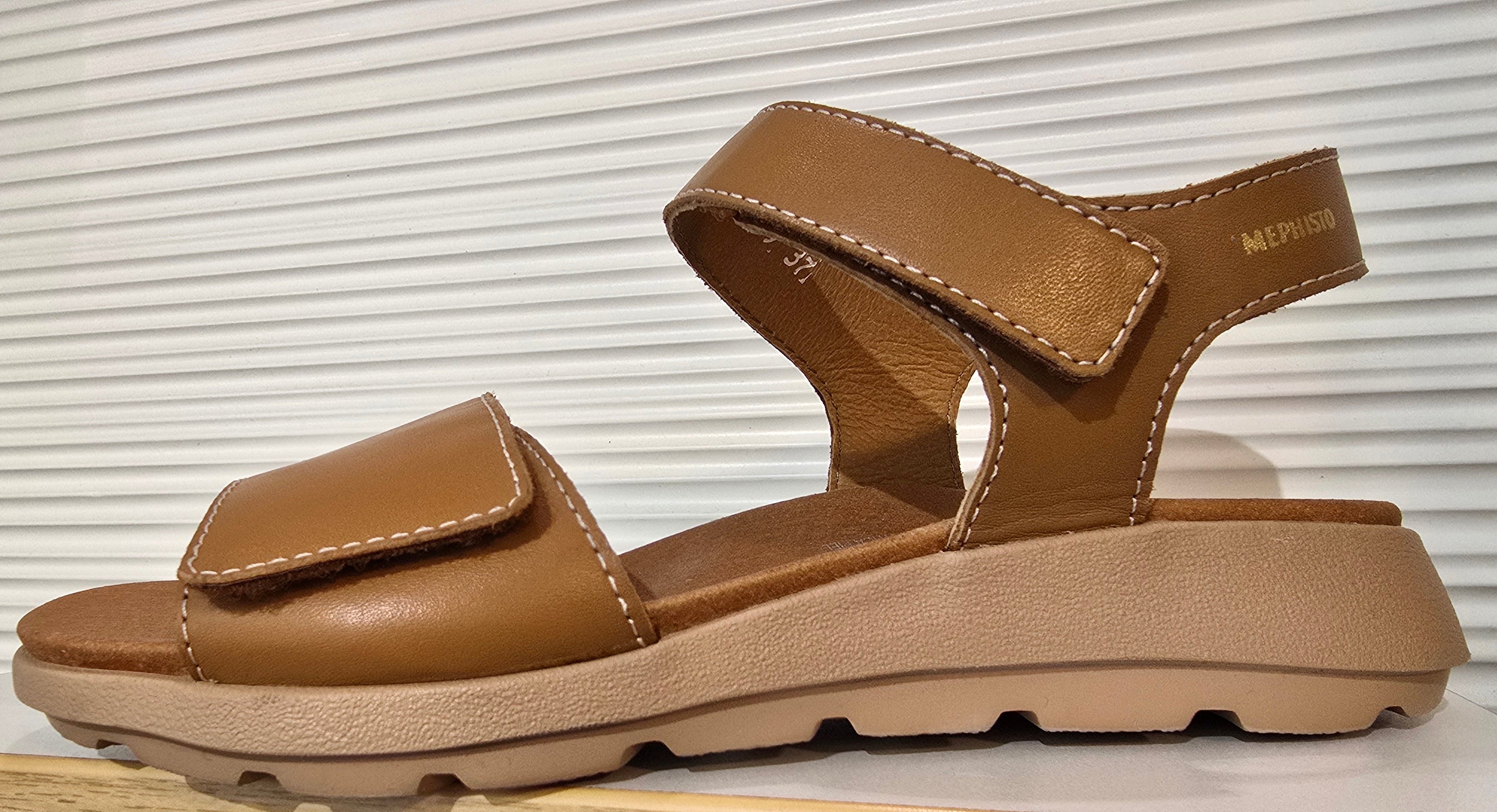 Women's Sample Talissa Tan 1024