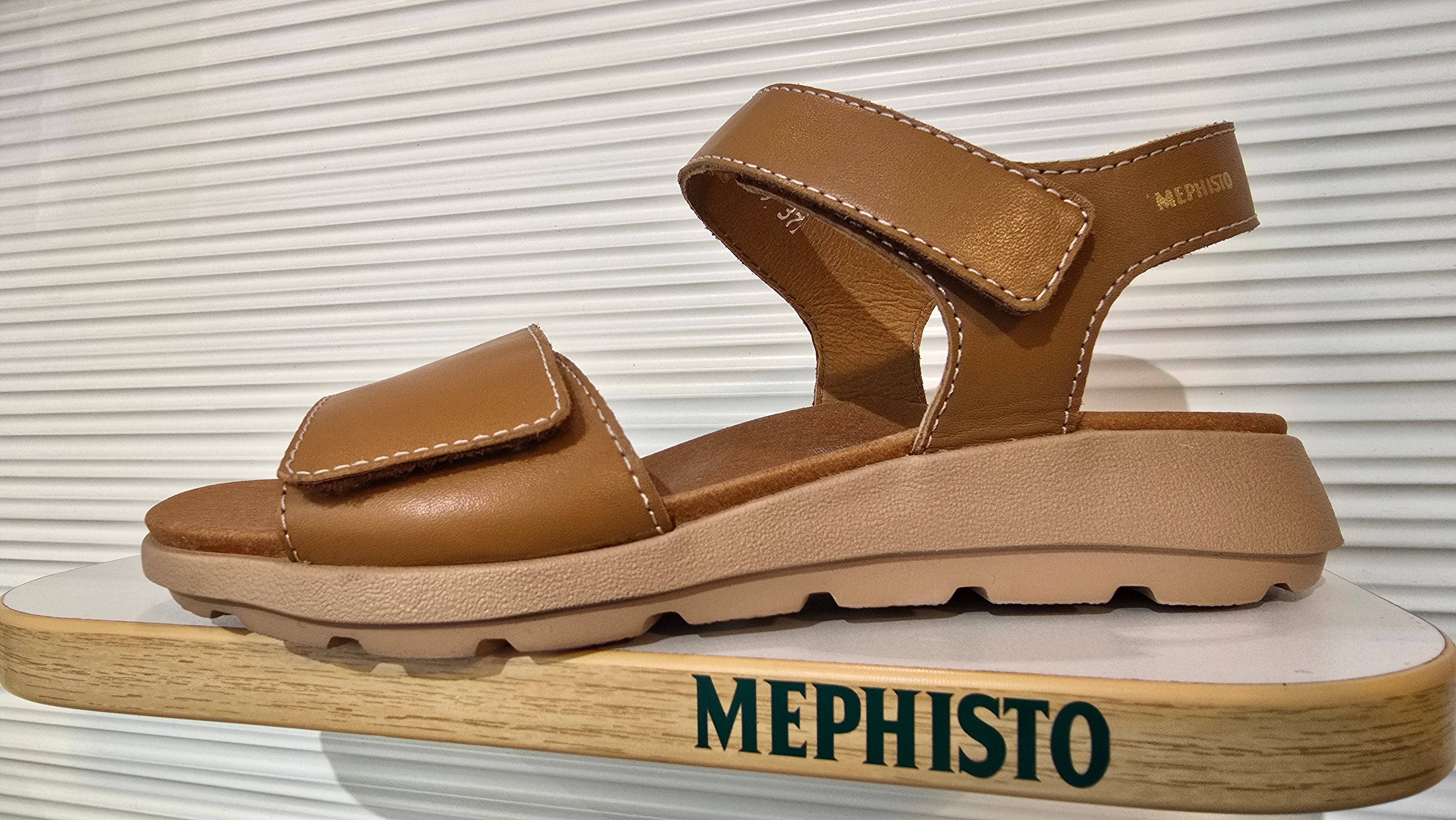 Women's Sample Talissa Tan 1024