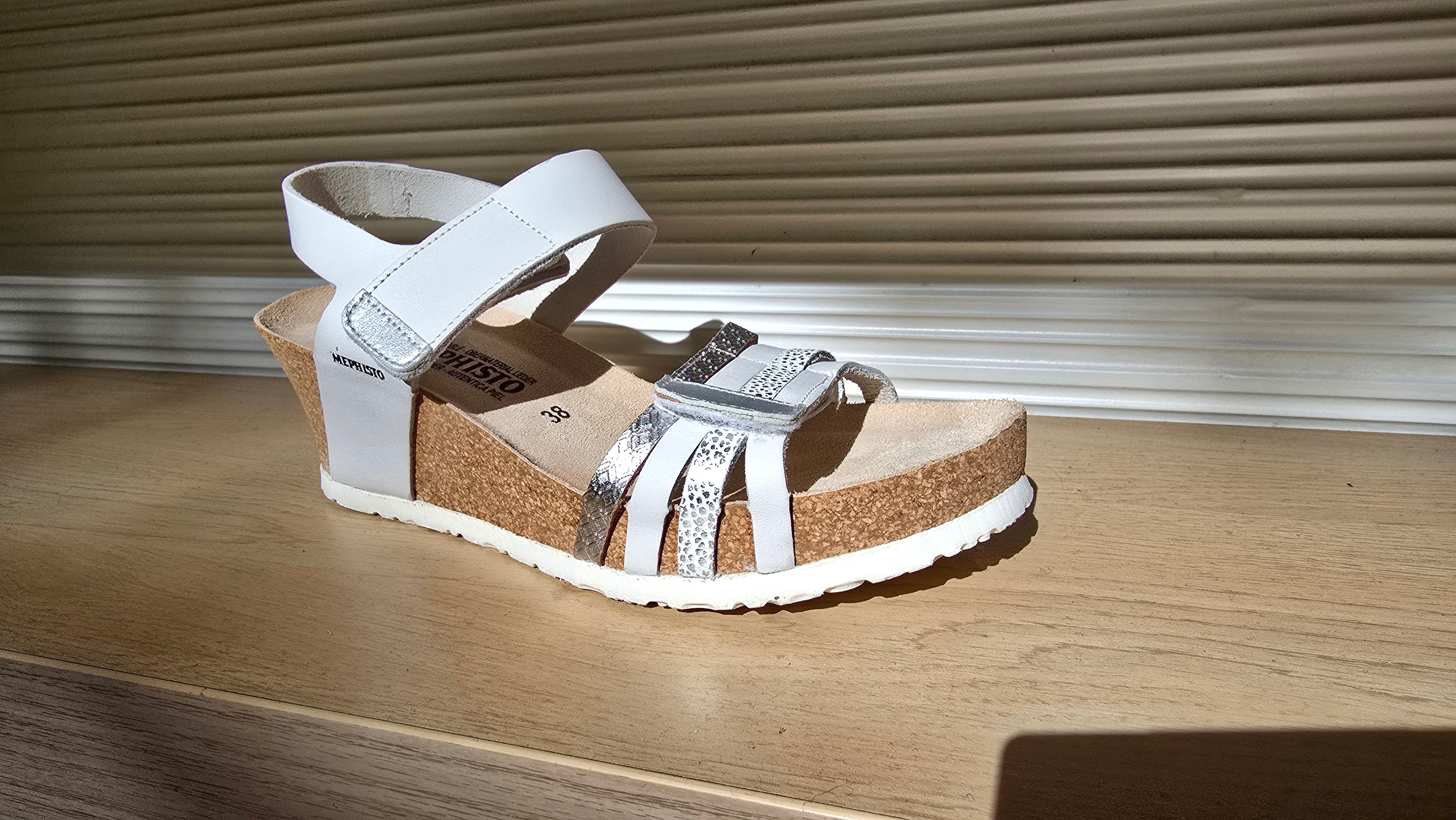 Women's Sample Second Lucia white size 8