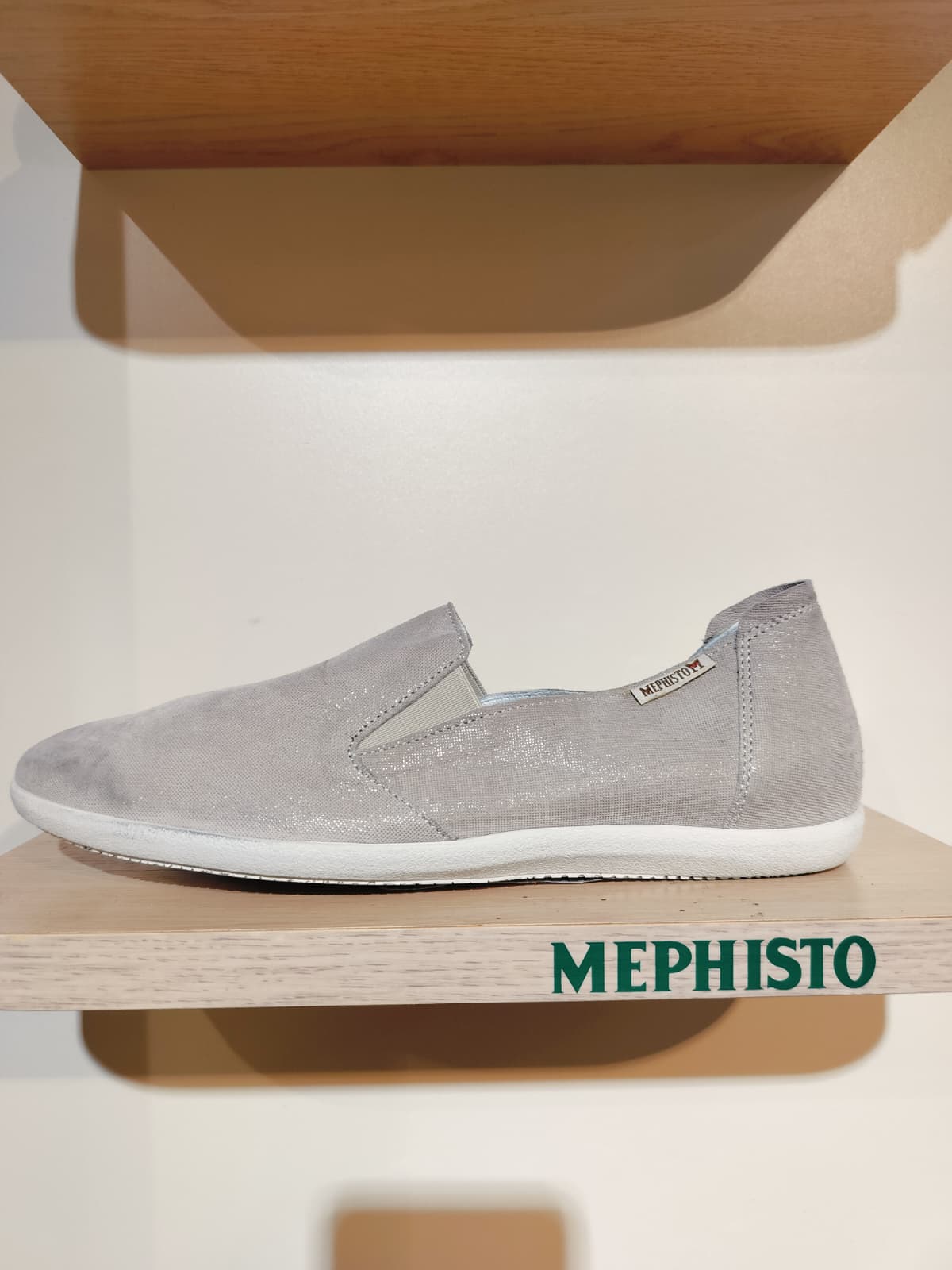 Women's Sample Mephisto Korie size 7.5