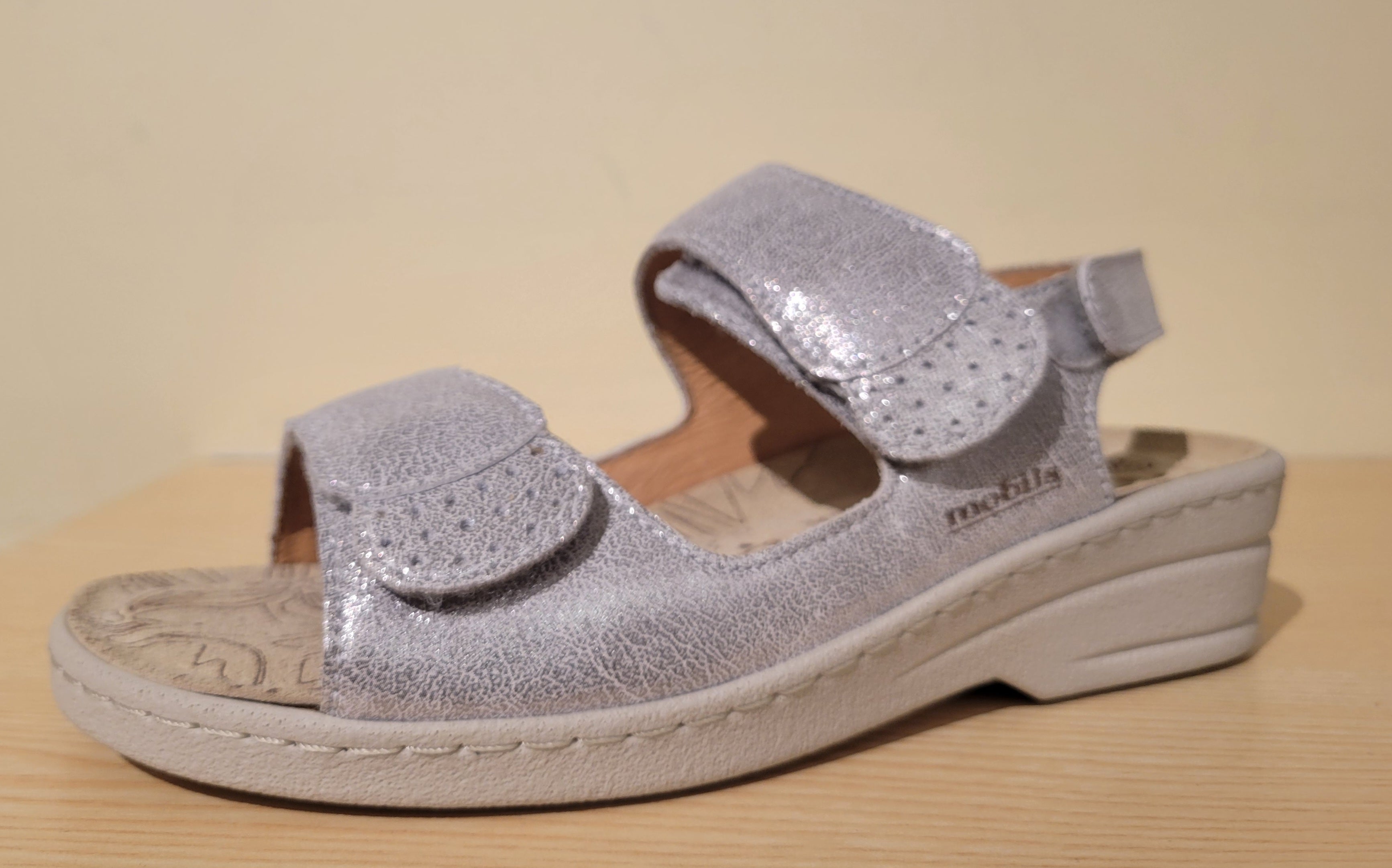 Roselie - Light Grey 3705